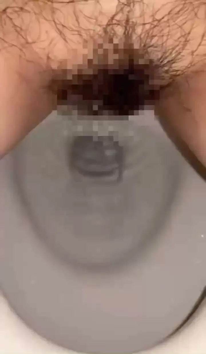 ぽぽぽ🌼(🥰女子大生の下着姿🥰)「今日のぽぽぽのおしっこ動画🥰」の投稿サムネイル
