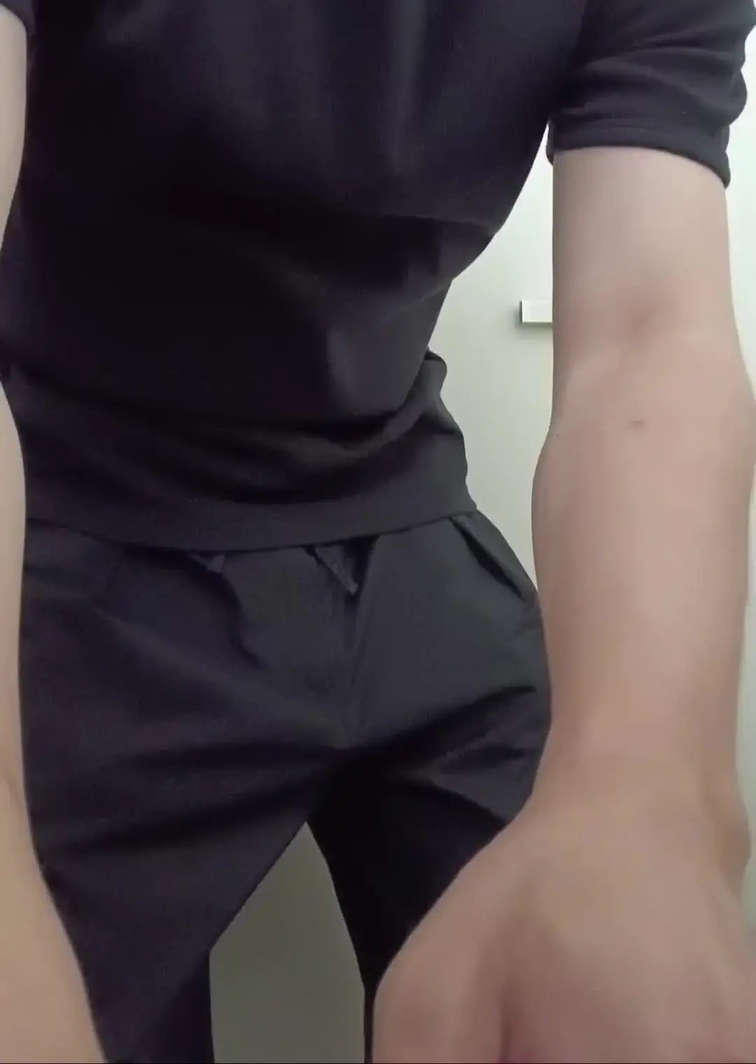 ただの人「初投稿動画！ ムラムラしてトイレでしちゃった！ ムラムラしてトイレでしちゃった！」の投稿サムネイル