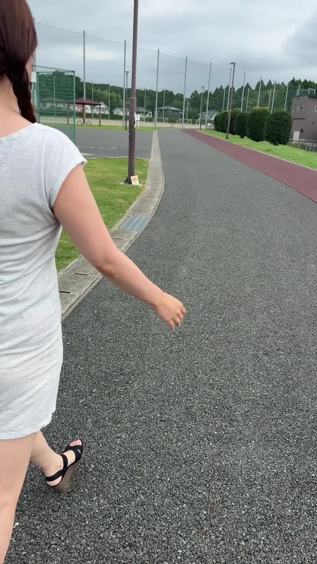 肉便器人妻ノ乃🌻🌻日頃は真面目な隣の奥さん🌻🌻「近所の公園に呼び出された肉便器人妻。 今日は来る前に明確な司令を与えていた。 「ネットで募集した単独男性の精液を、できるだけ多く集めてこい。そしてそのコンドーム」の投稿サムネイル