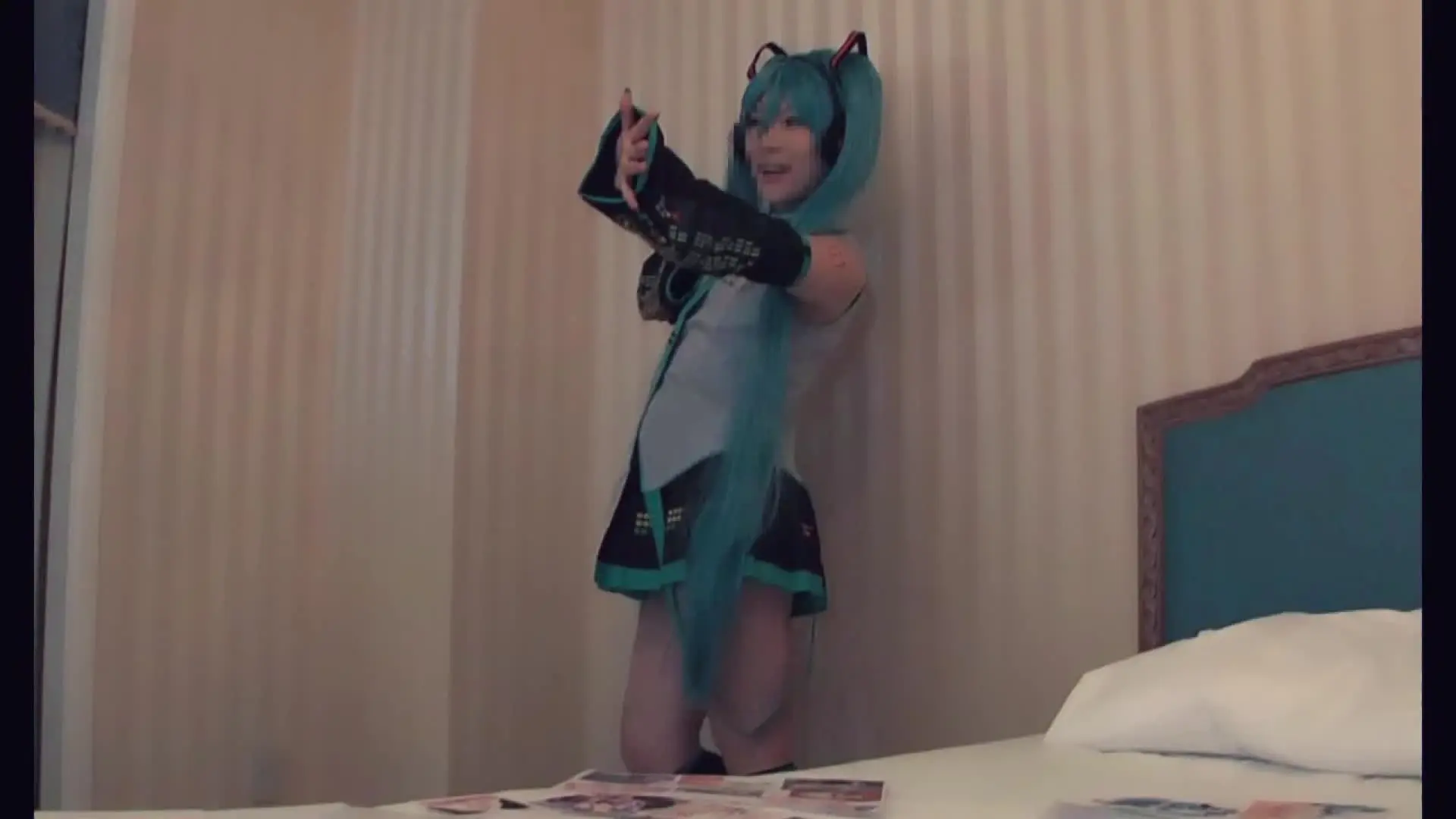 ピンキーweb/コスプレ/個人撮影/ハメ撮り「コスプレイヤー アゲハさんの1本目 写真撮影風景と、オナニー、愛撫、ローター攻めとなります。」の投稿サムネイル
