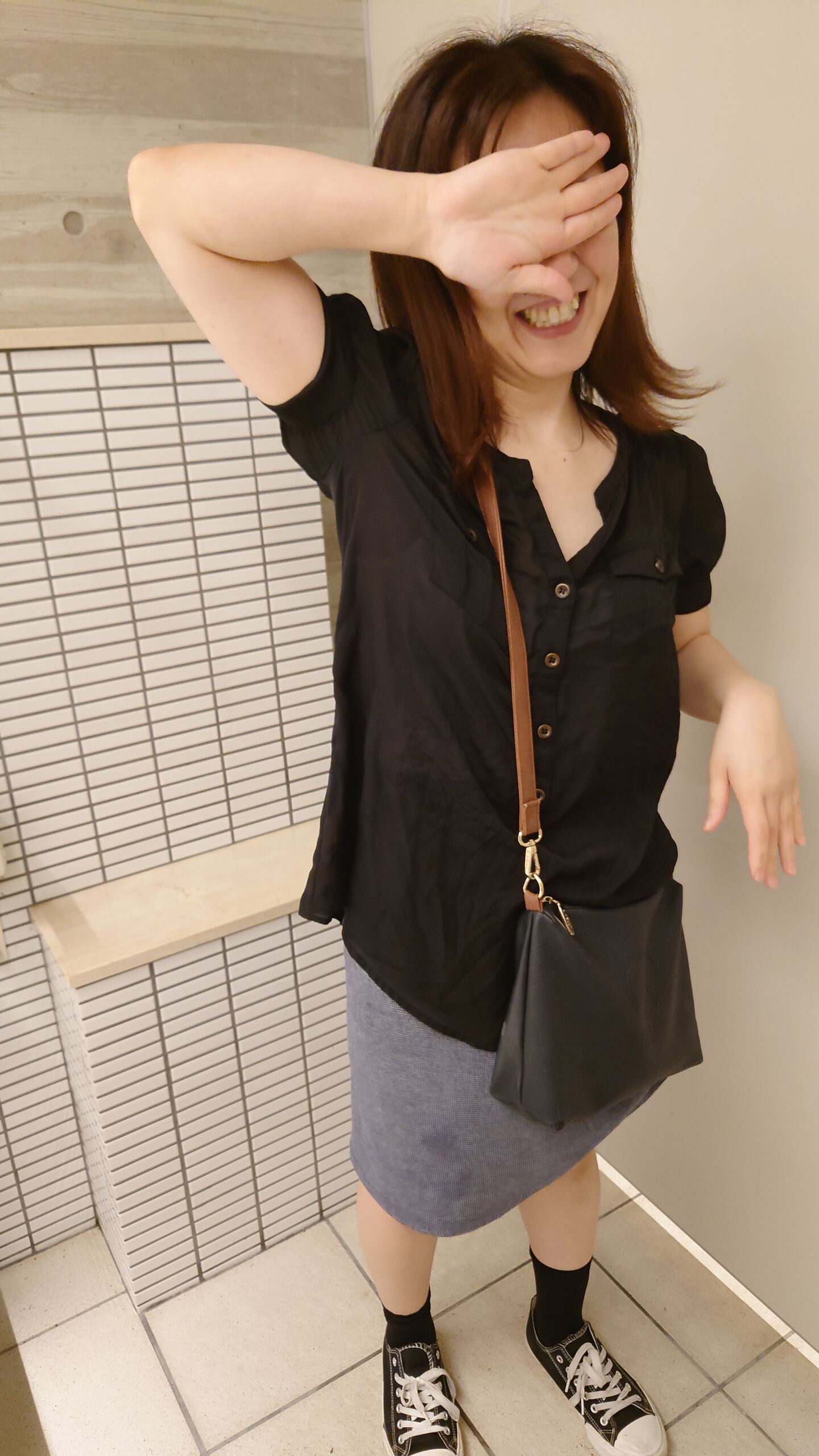 ねことり😹🐧NTR　人の女を寝取り隊　「40代　バツイチスレンダーを夜の公園トイレへ連れ込み3Pフェラ抜き。」の投稿サムネイル