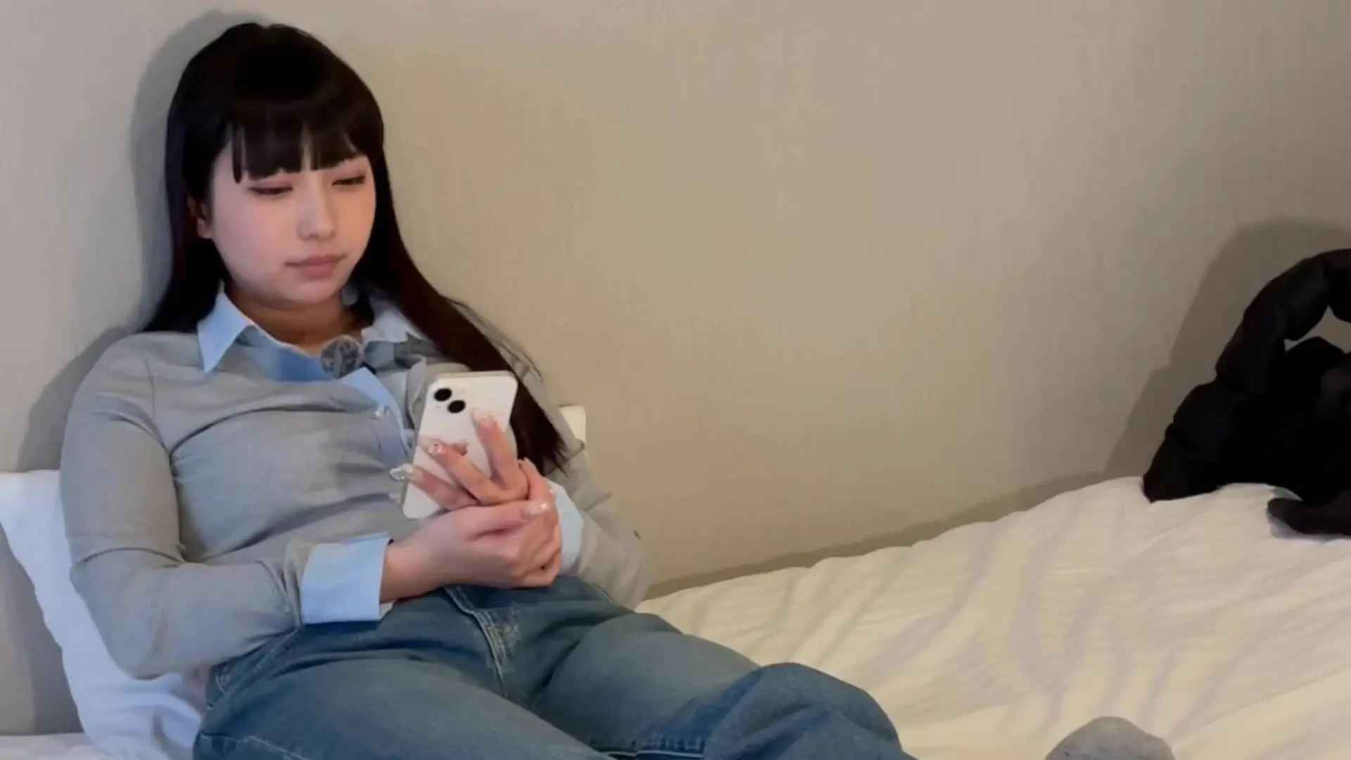 夜に働いてるりな｜ここでは見せます「オナニーでイクときの様子を初公開。 今回はいつもアングルを少し変えて、斜めから撮ってます。 徐々に露出度を高めてやっていこうと思いますので、見逃さないようにチェ」の投稿サムネイル