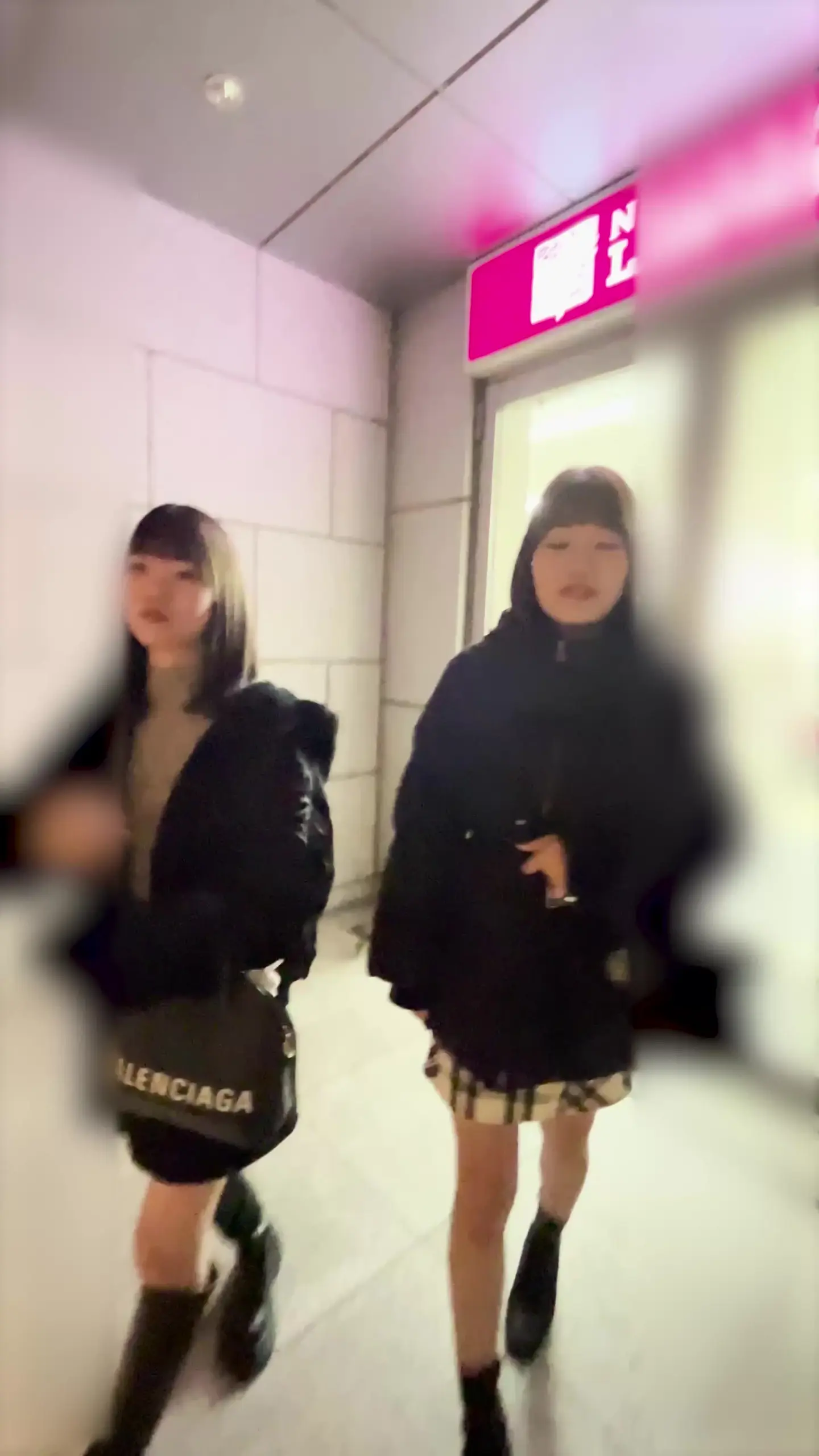 ヤリサーの日常「【100部限定】有名大学ミスコングランプリ3年生ちゃんとそのお友達がサークルに入部してくれました🎉このときの動画は100部限定で販売中」の投稿サムネイル