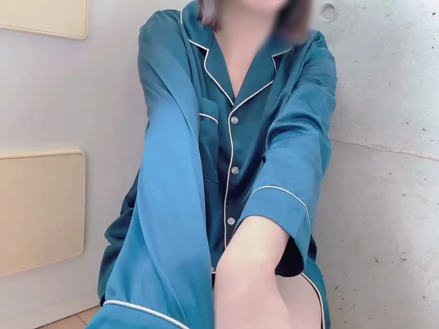 ちきゅ〜ちゃん🌎「myfans初動画です...！ ぷるぷるのゼリー玩具、iroha petitを使ってみました。 ひんやりして柔らかい感触が肌の上で滑るたび、なんだか頭までとろと」の投稿サムネイル