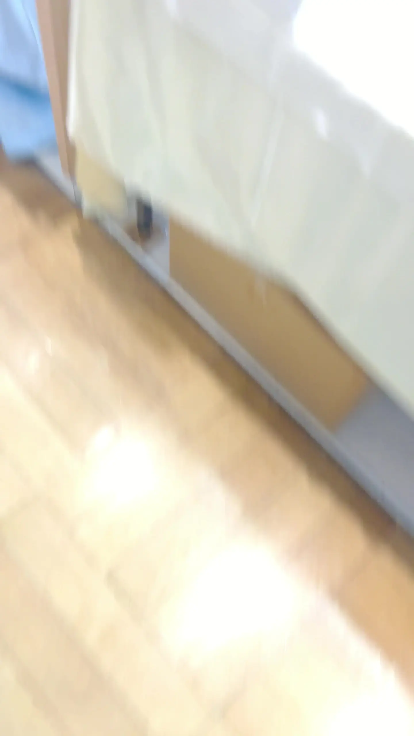 タカ♂生ぱん逆さ撮り📽️パンチラ「近日公開予定！！！ JDくらい。かなりの童顔美女系！ ニットワンピースを逆さ撮りしたらブラジャーまでぱっくりいったｗｗ」の投稿サムネイル