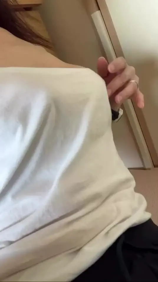 40代、ここから。「もつ鍋を食べ終えて、帰る頃。 彼女がこっちを見て、ニヤッと笑った。 「……期待してるでしょ？」」の投稿サムネイル