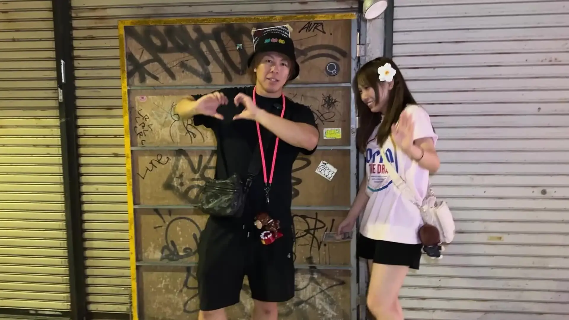 よるび🌙夜の美女図鑑🩷「【ガチ素人】沖縄で見つけたテンション高くて超かわいい子のおしりを路上で揉みまくるww【おけつ大作戦🍑#119】」の投稿サムネイル