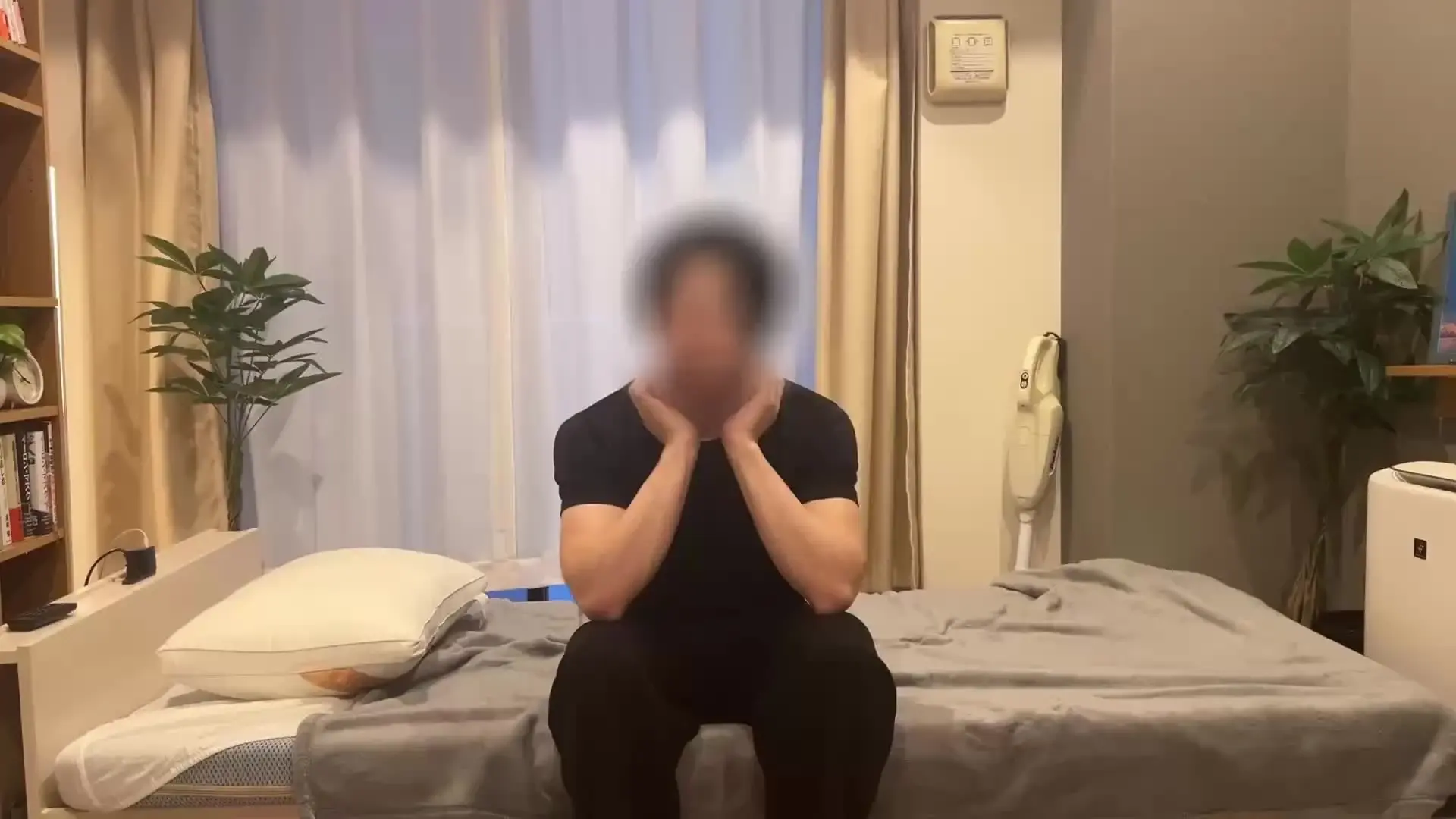 大学生の日常「【出張メンエス動画No.7/指名してリピートし続けてるGカップ美女セラピスト】 おっぱいデカくてスタイル抜群の美女セラピストのお姉さん。定期的に出張マッサージで」の投稿サムネイル