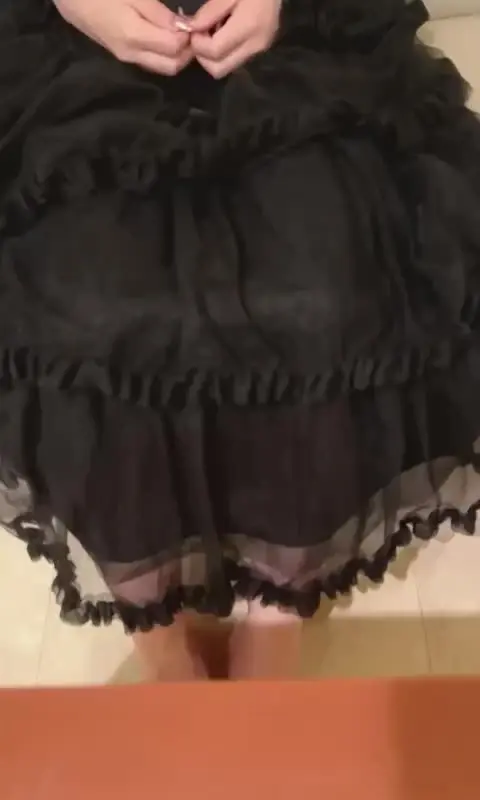 ハメ撮り裏垢女子「【本編マスク着用】爆美人セレブ港区裏垢女子の拘束プレイ Eカップの神スタイルな超絶美女が拘◯されまくりです🥹 騎乗位で揺れるおっぱいは必見！」の投稿サムネイル