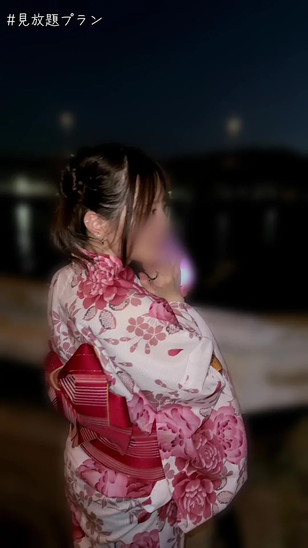 のあ୨୧「夏祭りのそのあとに...🏮🍧🎆 お祭りすっごい楽しかったし、いっぱいおいしくて幸せだった～💕最後はだれもいなくなった公園の駐車場で汗だくになりながら...♡ も」の投稿サムネイル