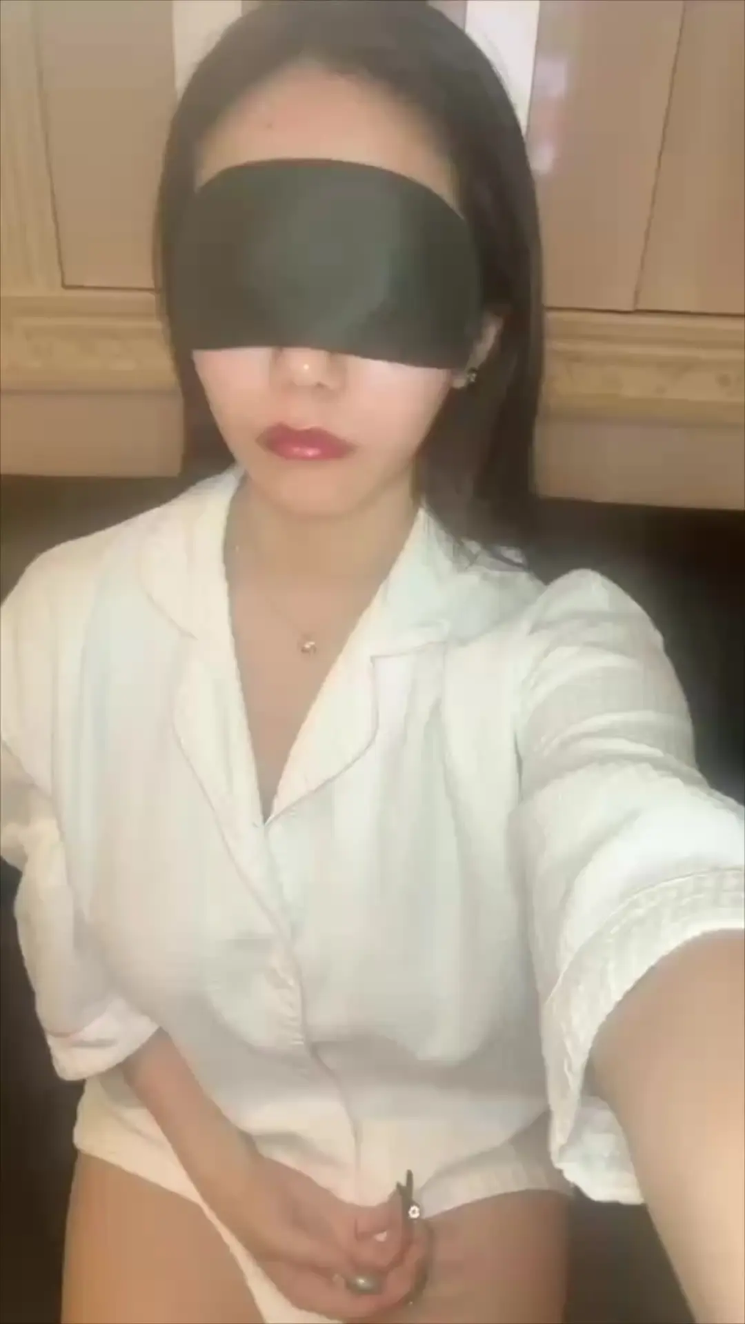 Juri🦋「ホテルでﾊﾞｯﾁﾊﾞﾁに喉奥とおまんこいじめ倒しちゃったあ♡」の投稿サムネイル