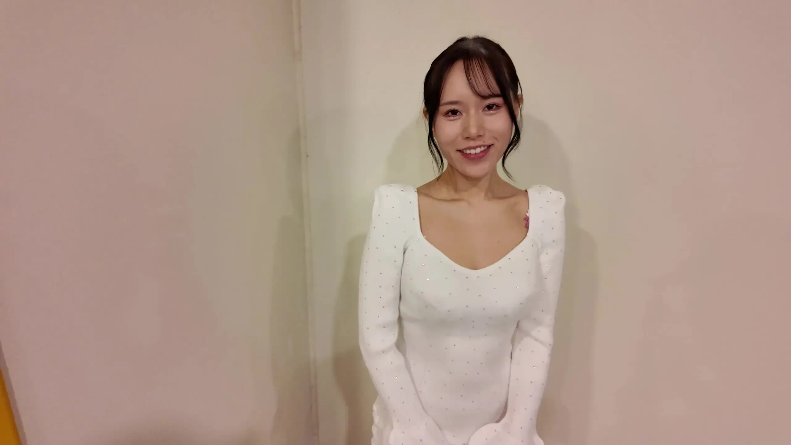 手コキ搾精女子「【本編顔出し】24歳　Rちゃん　#1

」の投稿サムネイル