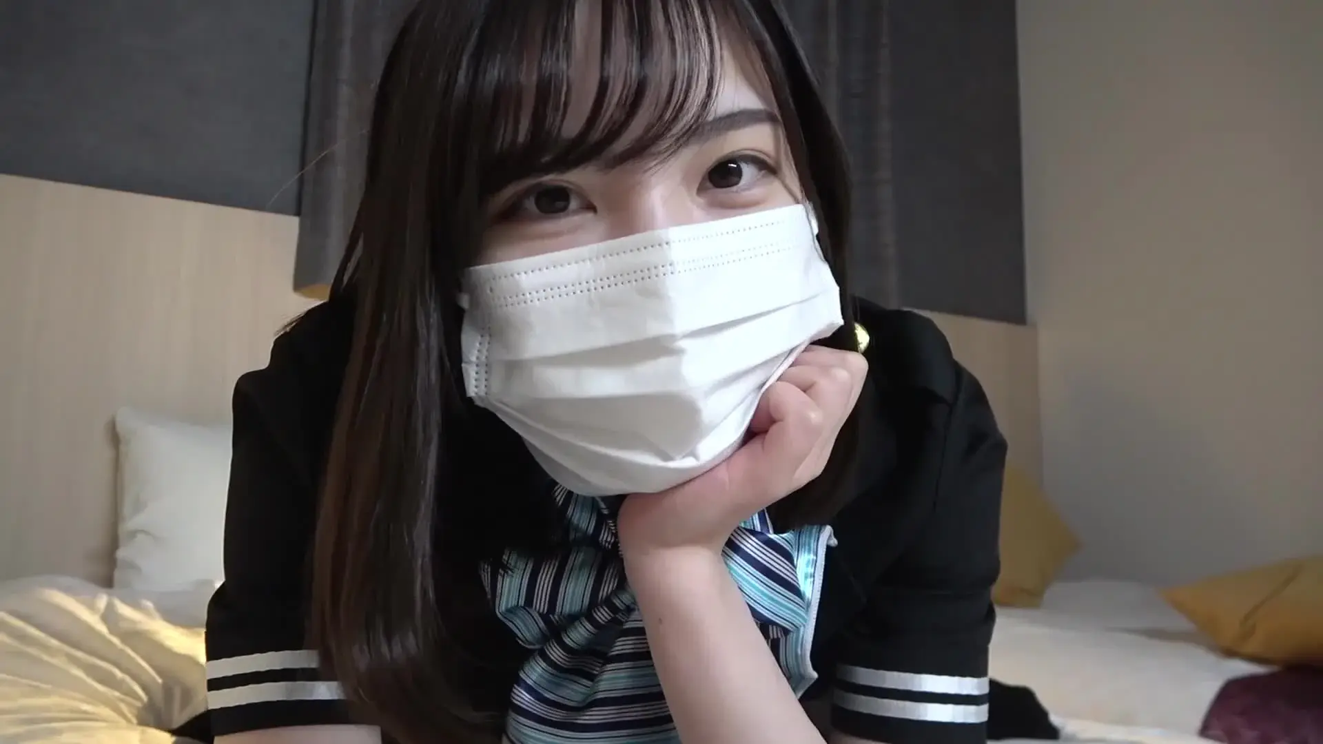 ななの部屋「お疲れ様です🤗 ななです🤗✨ 今日はCAの格好で、おもちゃで遊んでいこうかなって思います💓」の投稿サムネイル