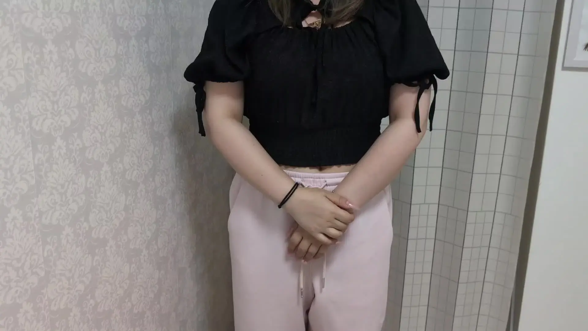 ボキーズフィットネス「美人ママさんが施術に来られました！肩がよく凝るとの事で、鎖骨周りのマッサージもかなり重点的に行いました！！」の投稿サムネイル