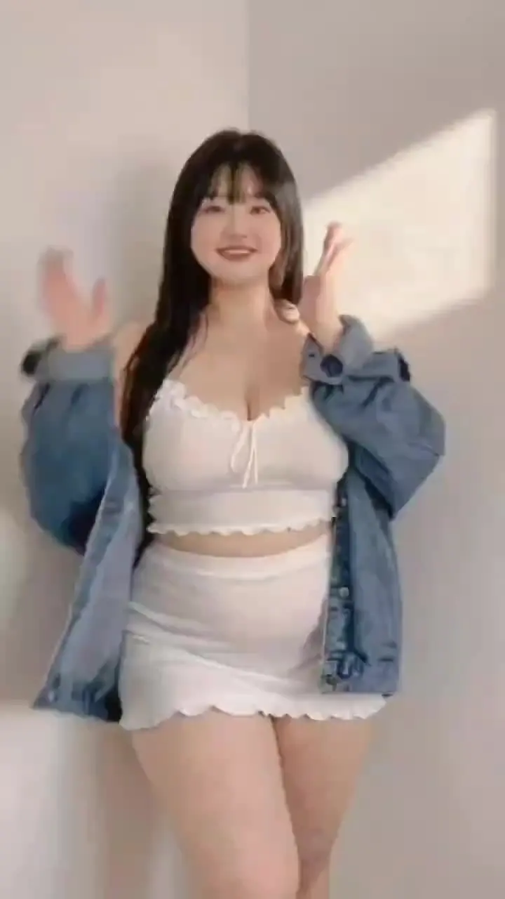 ぽちゃ！りん💗🐰🌈✨「意外に知られていないけど、タイと日本のハーフなんだよー✨(∩´∀｀)∩💗」の投稿サムネイル