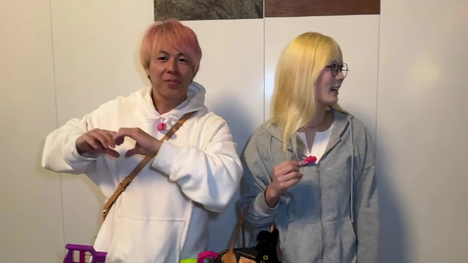 よるび🌙夜の美女図鑑🩷「【ガチ素人】Hカップのえっちなノリのいい美女のパーカーを脱がせておっぱいの大きさをわかりやすくして揉むww【おっぱい大作戦🩷#822】」の投稿サムネイル