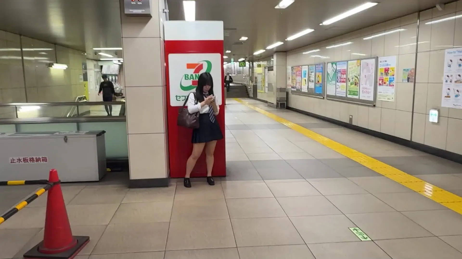 P活専門動画　サマースカイ（3日間で2日投稿中）「【そこらへんの街中にいそうなKがSNSを教わりにきただけのはずなのにいつの間にかハメられる美乳色白Eカップ！朝まで生ハメやりまくり】」の投稿サムネイル