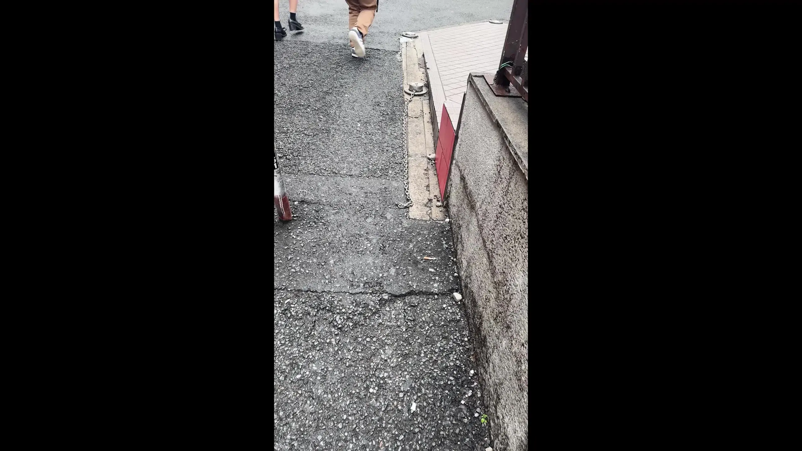 渋谷くん「人見知りで大人しいピアノの先生と久しぶりに会ってきました 「最近は首締めセックスが好き」というドM先生 相変わらずのえぐい濁点オホ声で痙攣しながらイキまくり..」の投稿サムネイル