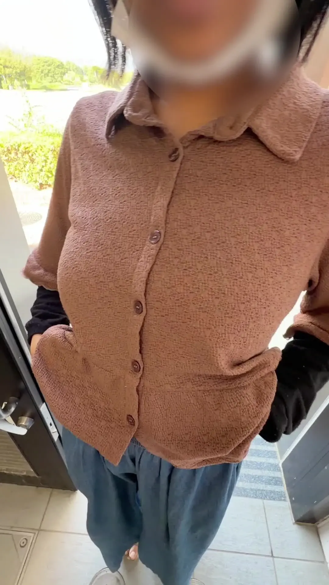ヤーマン【ガチ嫁淫女化計画】「とある公園の公衆トイレ🚾 嫁を多目的トイレに連れ込みフェラさせた 車ほぼ無かったから扉は全開」の投稿サムネイル