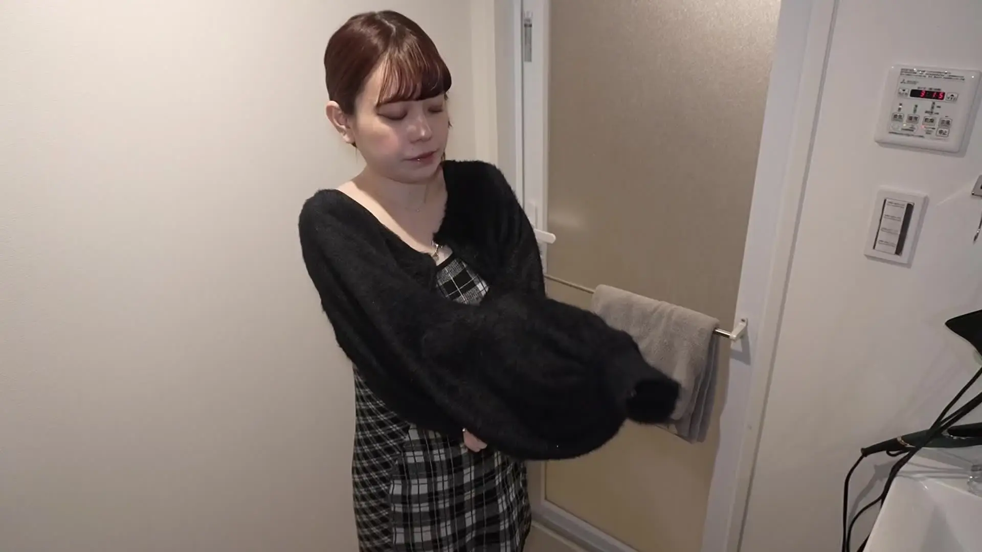 けんと。「"完全顔出し"SNSトータル数十万垢のハーフ美女と昼間から家にこもって生中密会」の投稿サムネイル