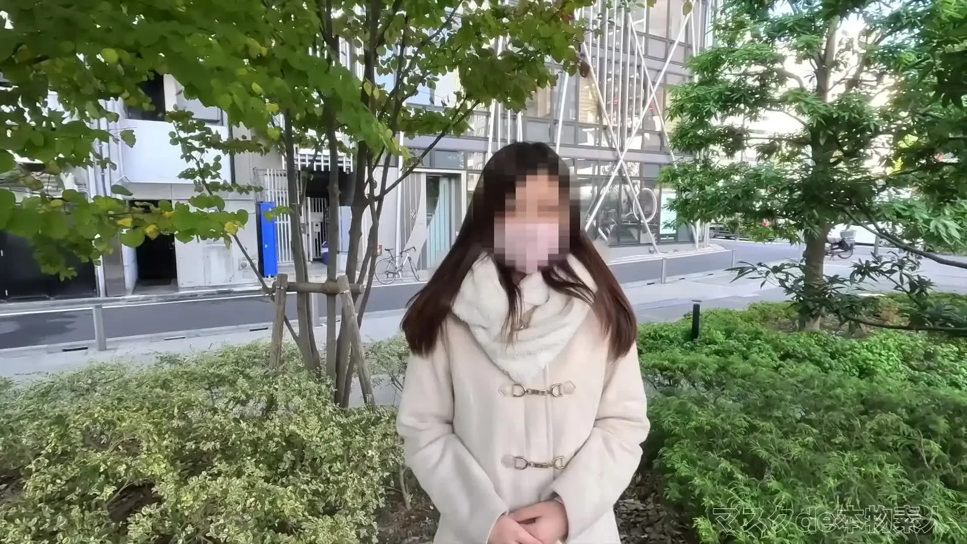 現*役看護師、『本編顔出し』超美巨乳、Eカップ、スレンダーくびれボイン!!2年ぶりのSEXが野外露出、完全初撮影!初中出し、『個人撮影』個撮オリジナル382人目
Eカップ
くびれボイン
美巨乳
スタイル抜群
矢田亜希子似の美人
2年ぶりのSEX
完全初撮影
本編顔出し
中出し
電動ピストンバイブ
美形の看護士さん登場です
こんな美形が顔出しで、撮影に来てくれました。
なんと2年ぶりのSEXなんて、世の男性はなにをしているのでしょうか??
おっさんは躊躇せず、イタズラ結構
恒例の社内露出
おっぱい見せて
おまんこまるだし
ピンクの綺麗な乳首
車内でフェラしてもらって最高の気分です
乳首なめも最高です
国道沿いで、外露出、道路地べたで、正常位、バック決行!!
国道脇の空き地で、、、
脇道はびゅんびゅん車が、、
濃厚ディープキス
乳首舐め
濃厚フェラ
さっそく立ちバックで挿入!!
後から突き上げる
何度も何度も突き上げる
車の影に隠れながら、ひやひや!!
何度もピストン繰り返し、、、
スリル満点のセックスは最高!!
興奮が最高超に達し、マットの上で、道路地べたで、挿入!!
何度もピストン繰り返し、、、
バックで挿入
何度もピストン繰り返し、、、
奥の奥まで突っ込んでやりました。
おっさんも、巨乳ちゃんも、気持ち良すぎて、中出し、いっちゃいました。
のりのりで、そのまま車内で2回戦目
狭い社内もなかなか、興奮します。
部屋に帰って、電動ピストンバイブぶち込んで、ドリル!!
両足、両手固定で、電動ピストンバイブで、ピストン!!
楽しんだ後は、生挿入!!
2年ぶりのSEXに興奮
イキまくる彼女に、中出しフィニッシュで決めさせて頂きました
今回の最高な1日ありがとうございました (2/2)