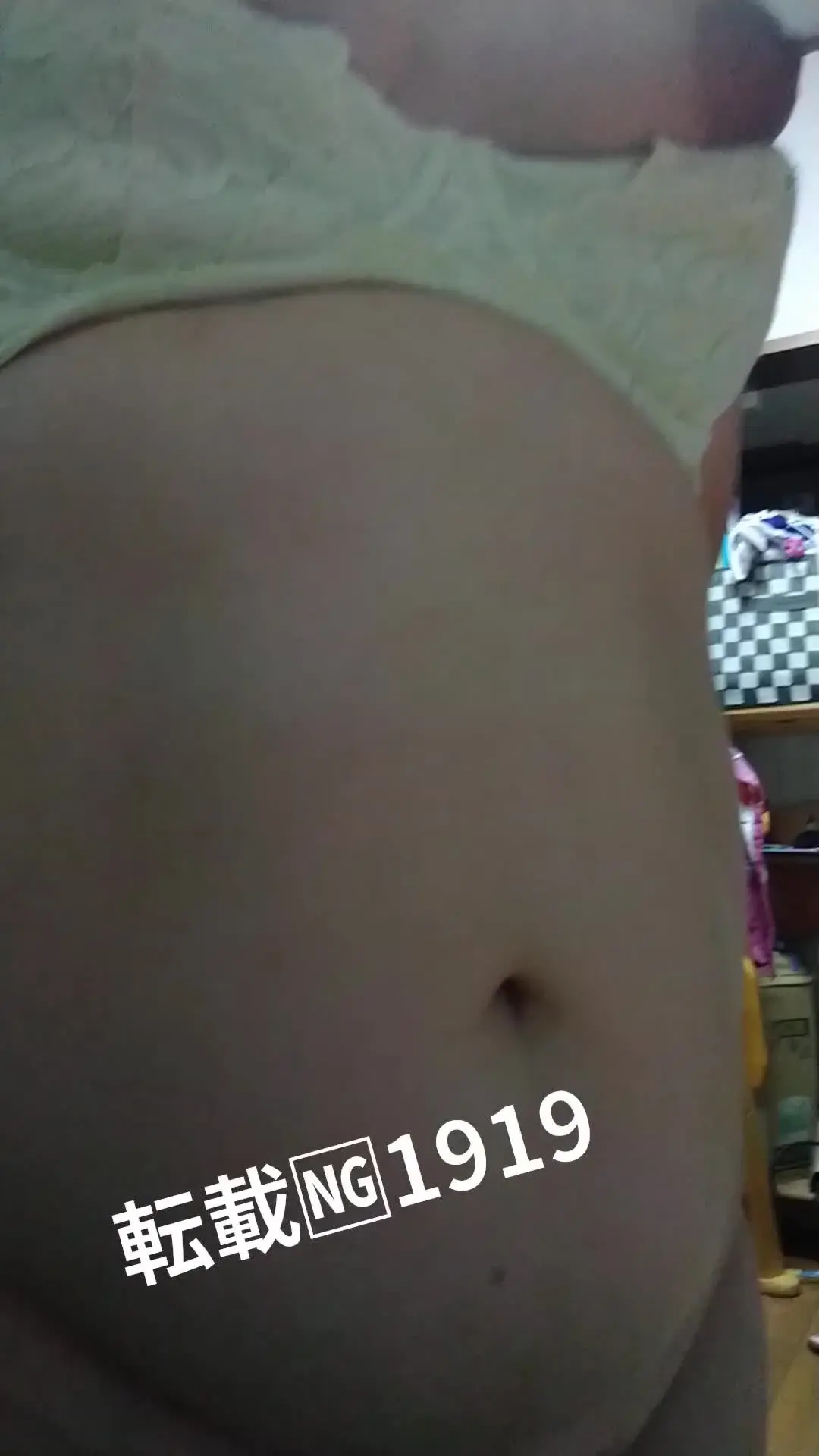 ぽっちゃり好き過ぎ「行為はありませんが、ブラからはみ出た乳房とデカ乳輪をご堪能ください。最後に嫁の顔、雰囲気わかります。」の投稿サムネイル