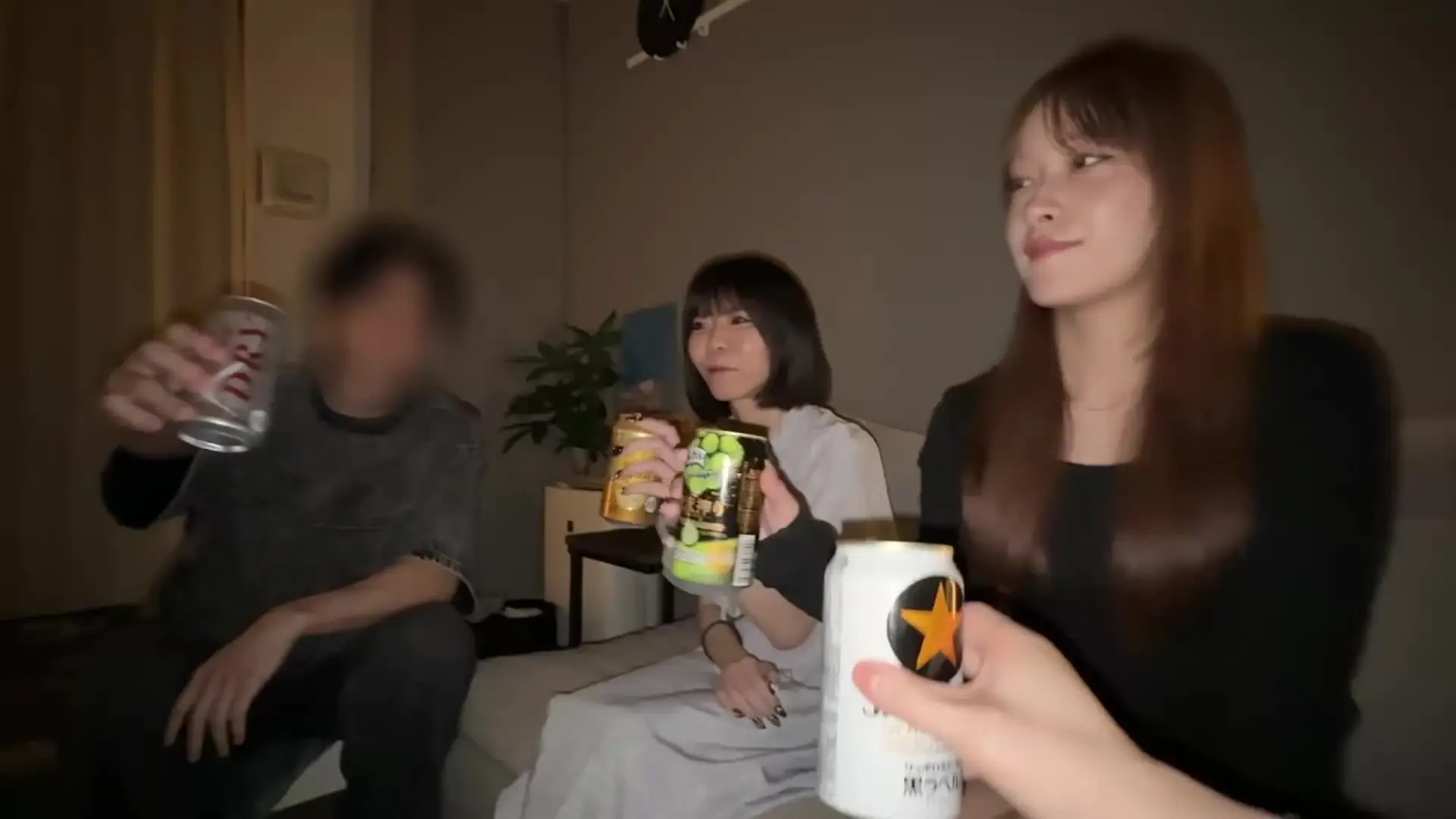 【流出】テニサーの日常「【後輩と吐くまで飲んだ後に犯しまくったw】 宅飲み開始 山手線ゲーム 酔っ払い始める」の投稿サムネイル