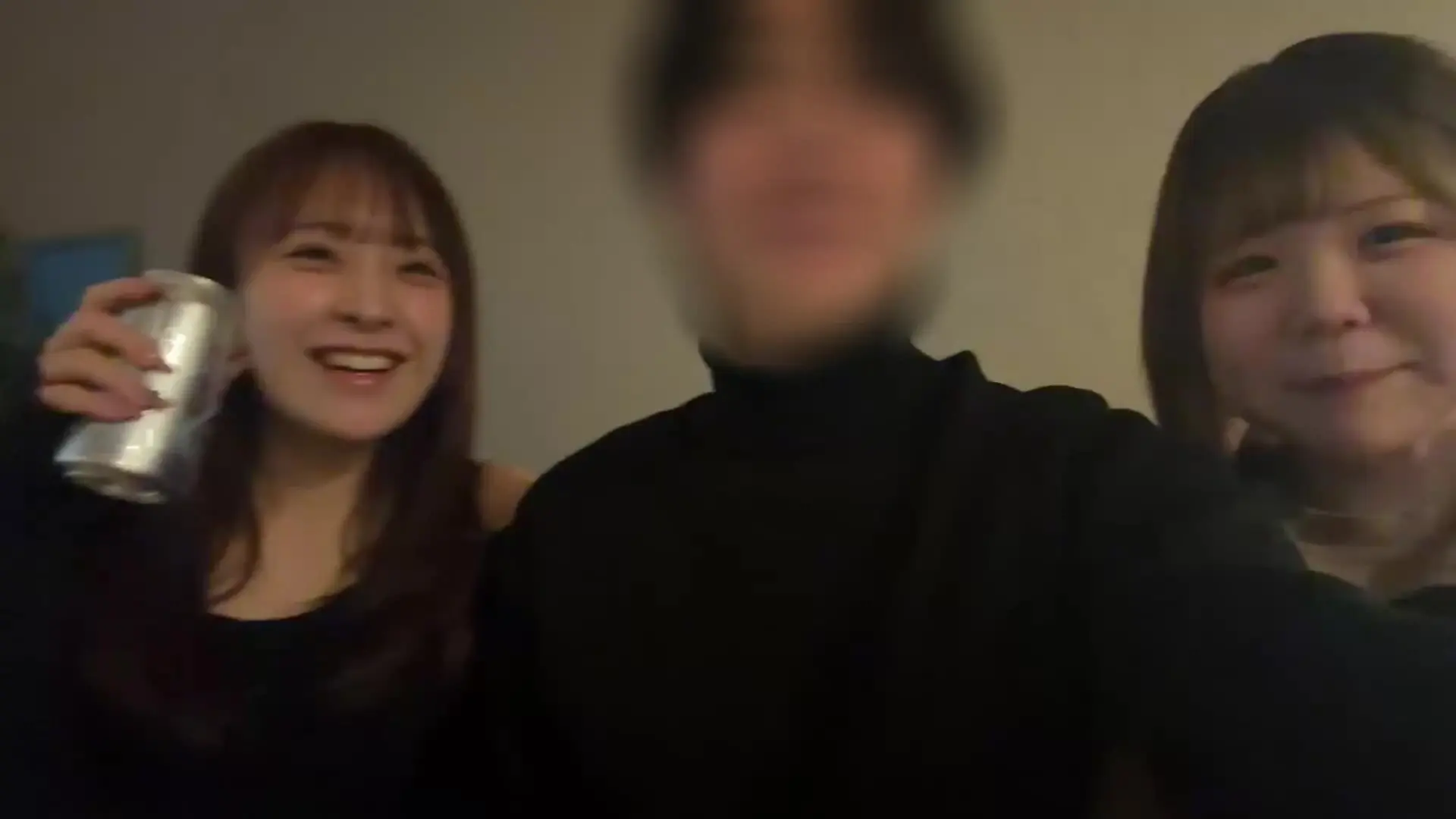 大学生の日常「【爆乳の彼氏持ち女子大生とモデル級美女の会社員2人とまさかの逆3Pしたら最高すぎたww】」の投稿サムネイル