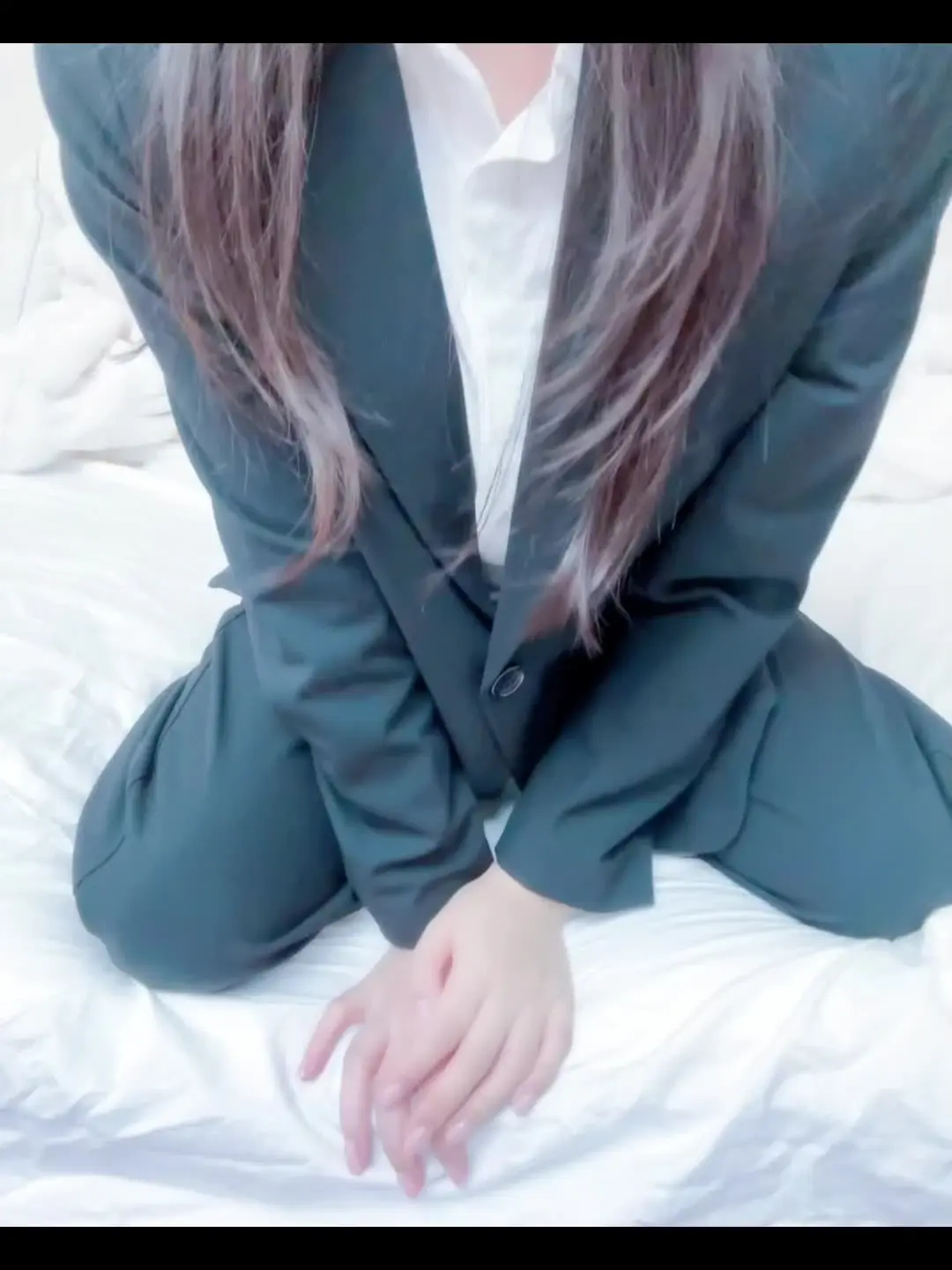 秘密ののあ「おまんこの中にメントールリップ入れながらオナニーしちゃいました♡」の投稿サムネイル
