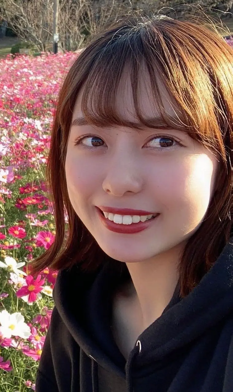その辺にいるカップル【裏】「どこにでもいそうな普通のカップル。 だけど2人だけが知っている秘密がある。 何気ない日常の中にあるリアルな距離感をお楽しみください。」の投稿サムネイル