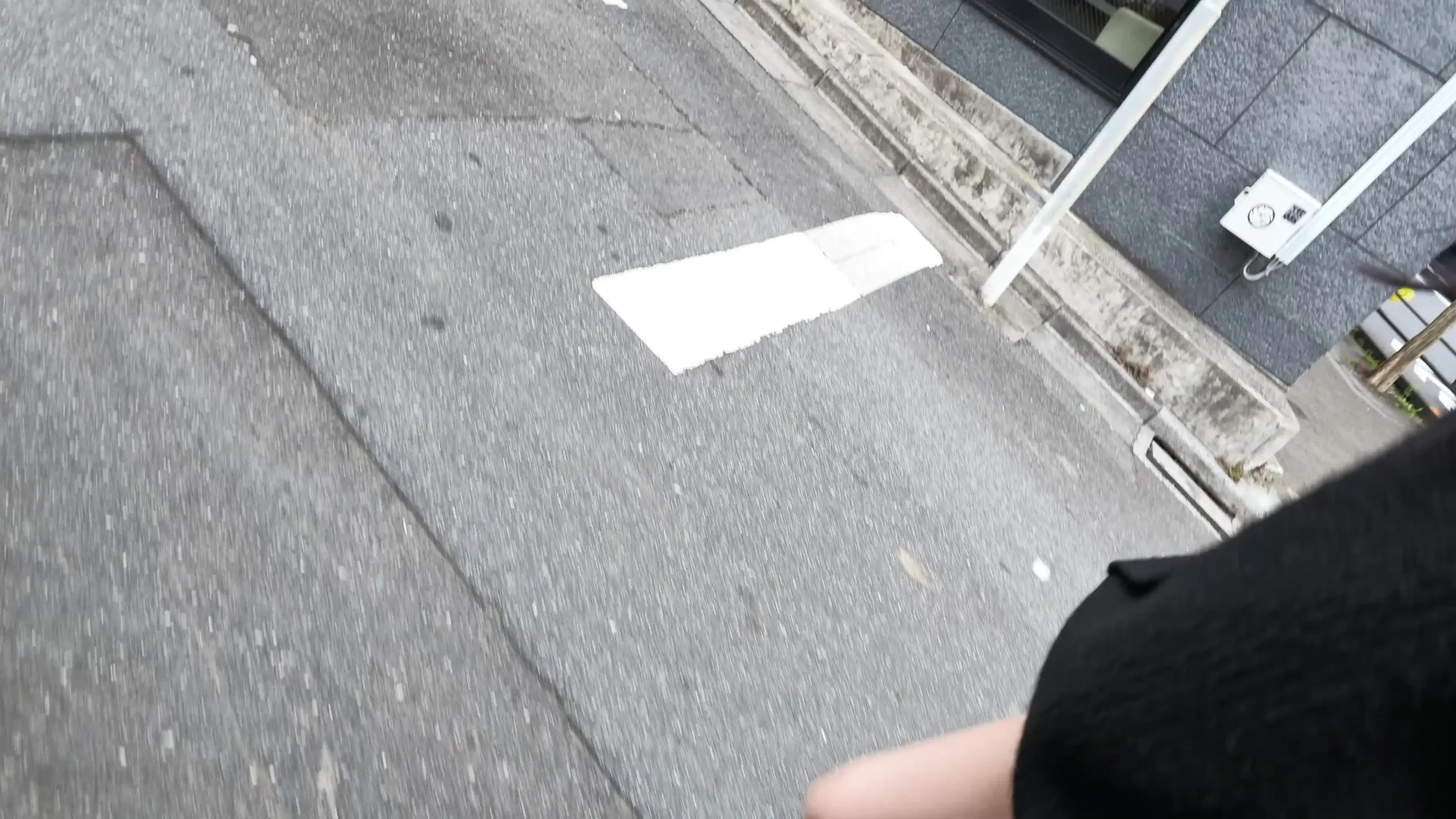 女の子の匂い全部嗅ぐ！🍑「性欲えぐめ、おっとり痴女の匂い全部嗅ぐ！ 前にも動画に出てもらったことのある、性欲もりもりおっとり痴女が再登場！この日は梅雨に入るくらいで湿度はあるけど過ごしや」の投稿サムネイル