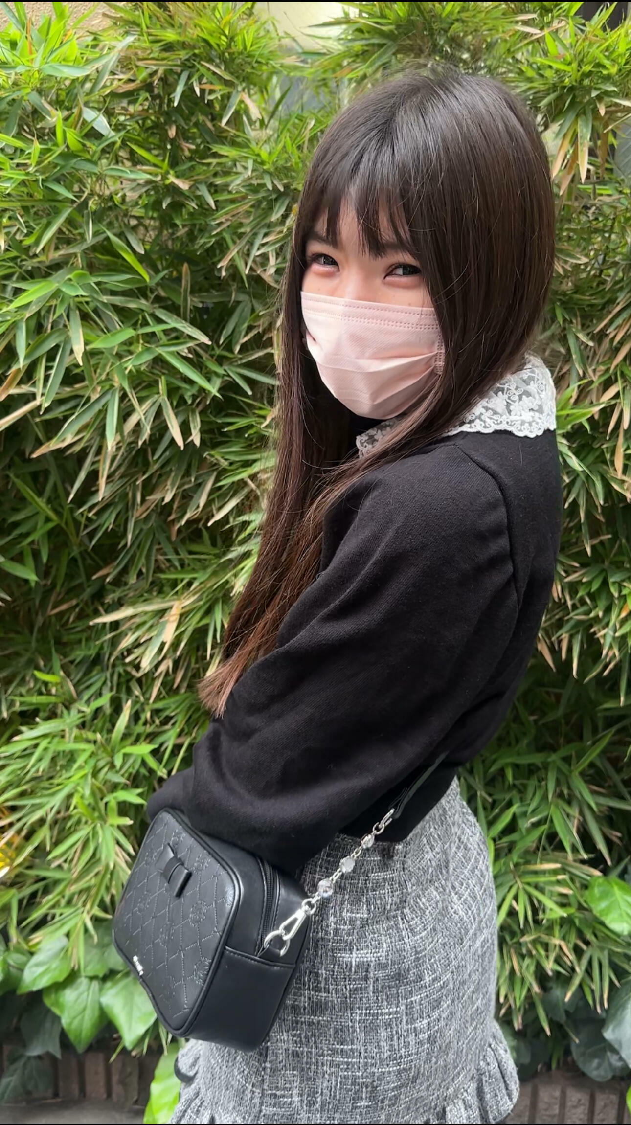 SCHOREET SNAP【スコリートスナップ】「#4【YUNA 21歳】 今回ストリートスナップに協力してくれたのは、不思議な雰囲気を持つYUNAちゃん🧜‍♀️ クラスにいそうな不思議な子が服を脱ぐ姿がたまり」の投稿サムネイル