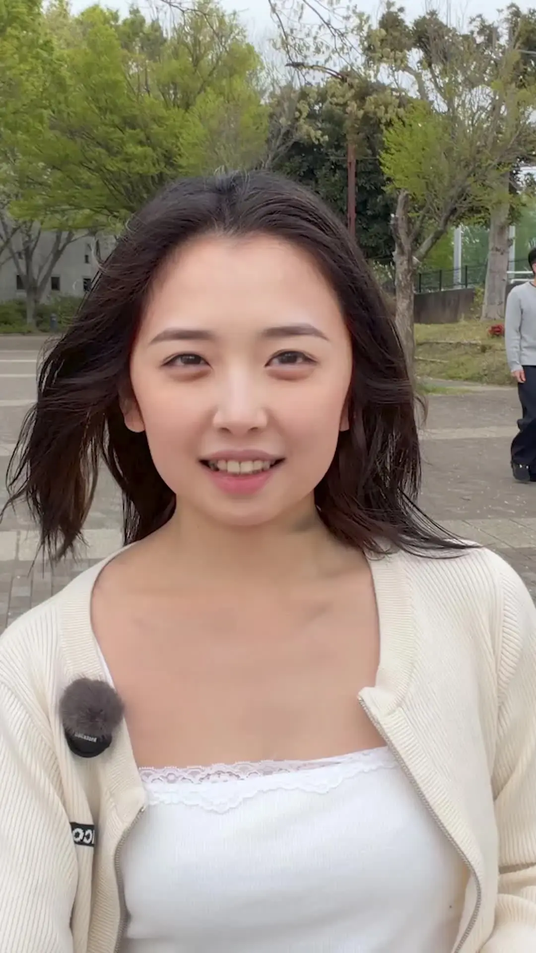 つむぎ（見習い）「お散歩から帰ってきて着替えのついでに脱ぎました。 おつかれさまです。つむぎです。 ちょっと前に撮影したものですけど…。」の投稿サムネイル