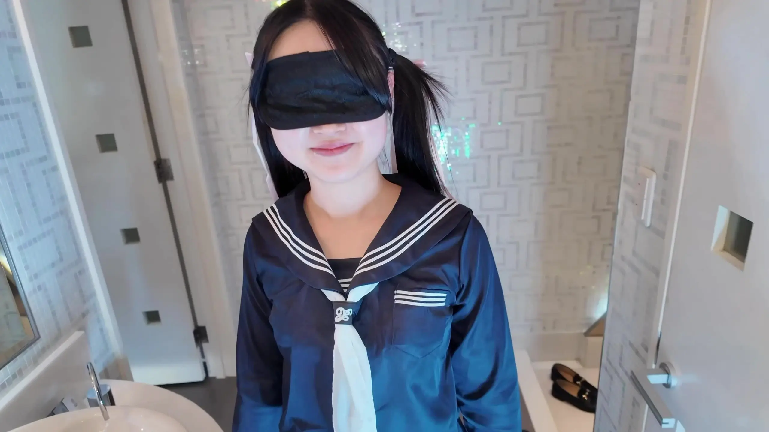 甲太20cm「あどけないツインテJ◯をラブホに連れ込んで、制服姿でデカチンしゃぶらせてみた」の投稿サムネイル