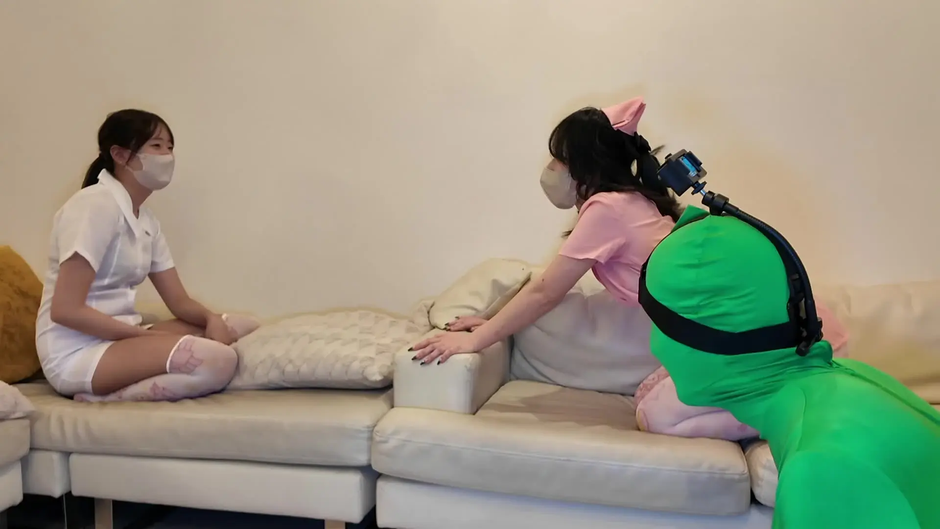 JPN Girl's Fart video factory「今回も大好評のキキ＆ららでのナースコスおなら編。 今回もＭ男相手に激熱のおならをブチかまします。 おなら好きなフェチのＭ男でさえもたじろいでしまうほどの」の投稿サムネイル