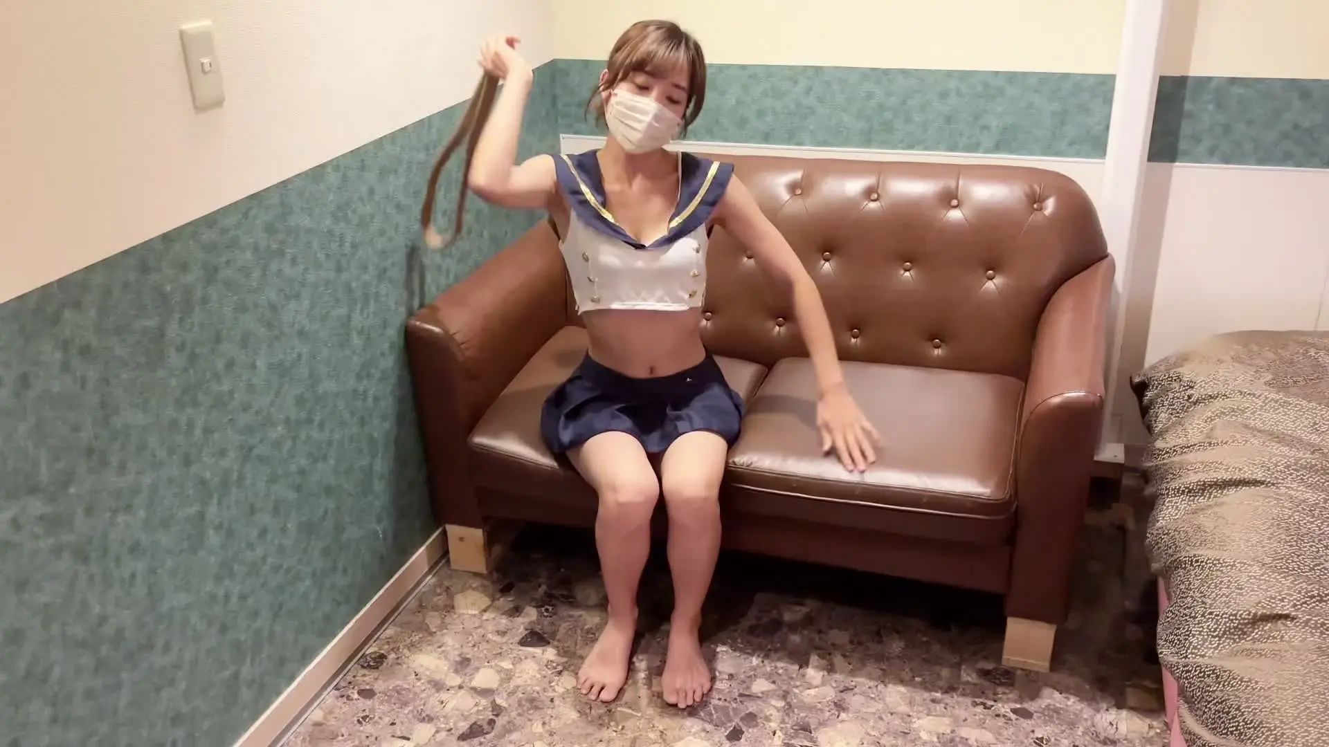 おいじめ大好きブリちゃん🧸🍼「豚ちゃんが必死に足舐めてきて気持ち悪かったから、お尻の穴おいじめしてあげた😡🤮」の投稿サムネイル