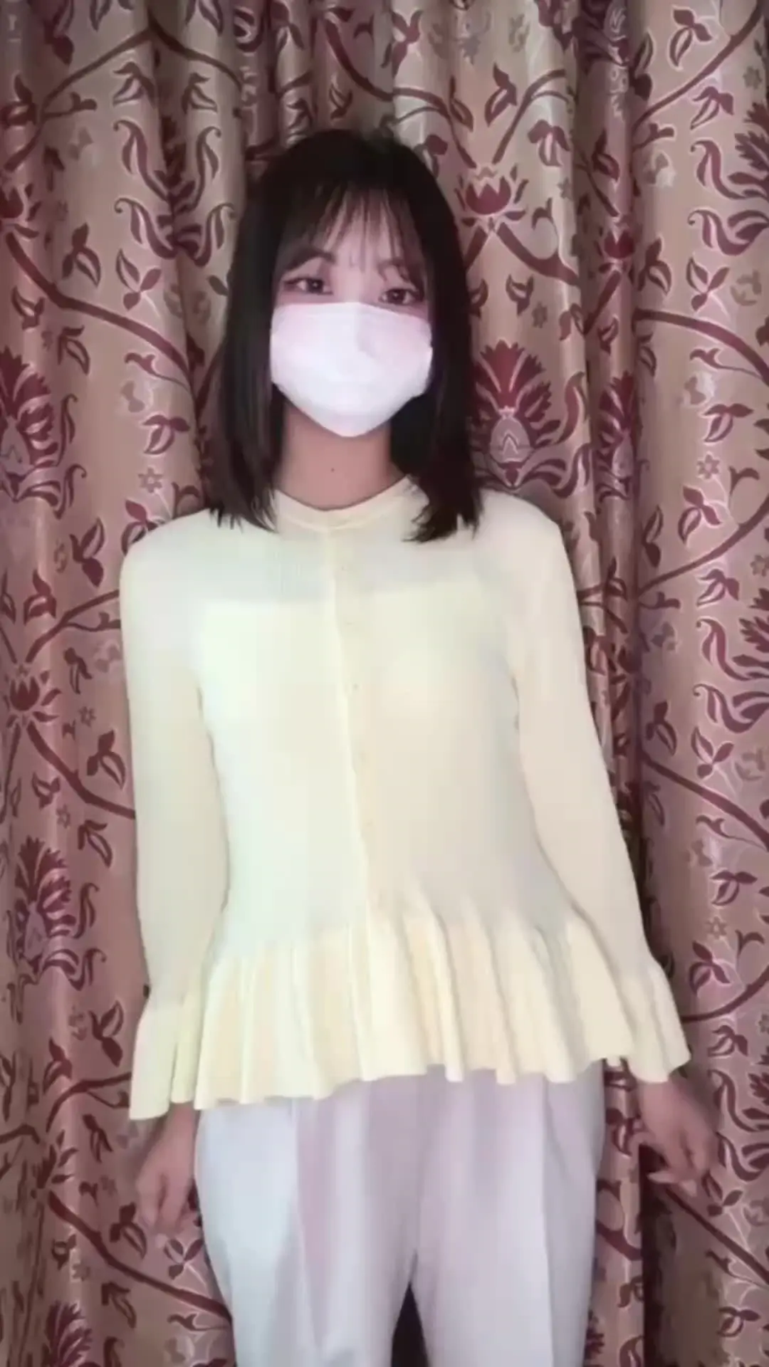 ゆう【素人えっちとっく動画】「■えっちとっく 普段からTikTokは見たり友達と撮っているとの事！ そんなさなちゃんにえっちとっく踊って貰いました。」の投稿サムネイル