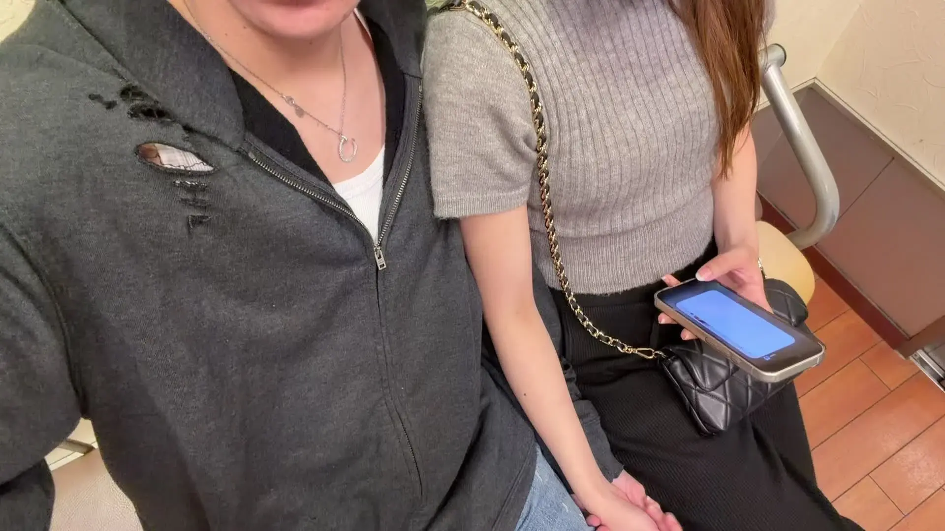 レあ🦒【女子大生ハメ撮りvlog】「💐【単品50本限定】💐テスト終わり下品に欲ののまま テストでのストレス溜まってたから 発散したら俺以上に下品に欲のままに。 テスト期間が終わって、久しぶりに二人」の投稿サムネイル