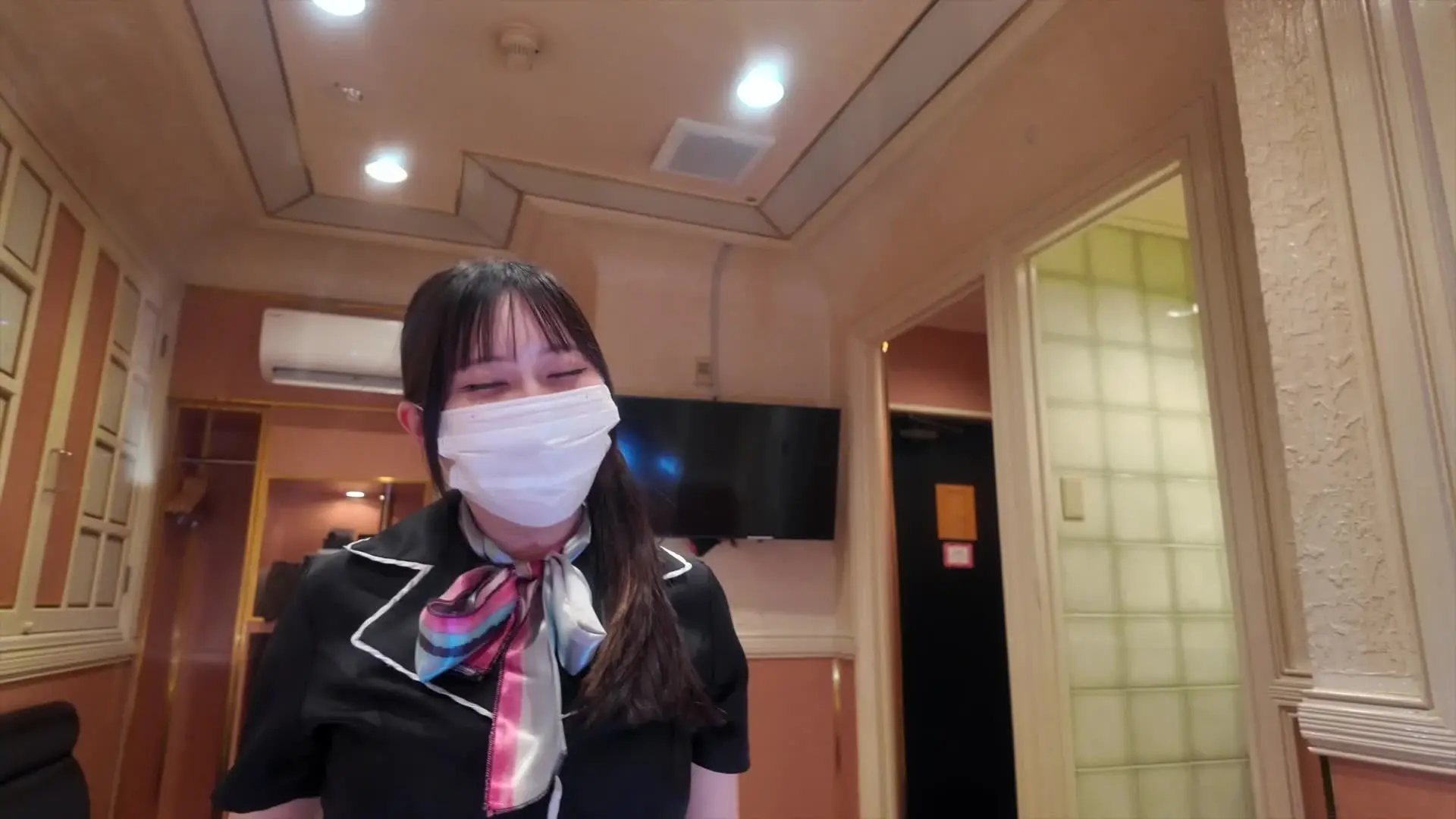 美女とのひととき「ノリが良くてエッチな小悪魔りなちゃん 第19弾！CA黒ストッキングお*さんのニコニコ笑顔責め！足コキ・手コキ・フェラのM男いじめで大量口内射精」の投稿サムネイル