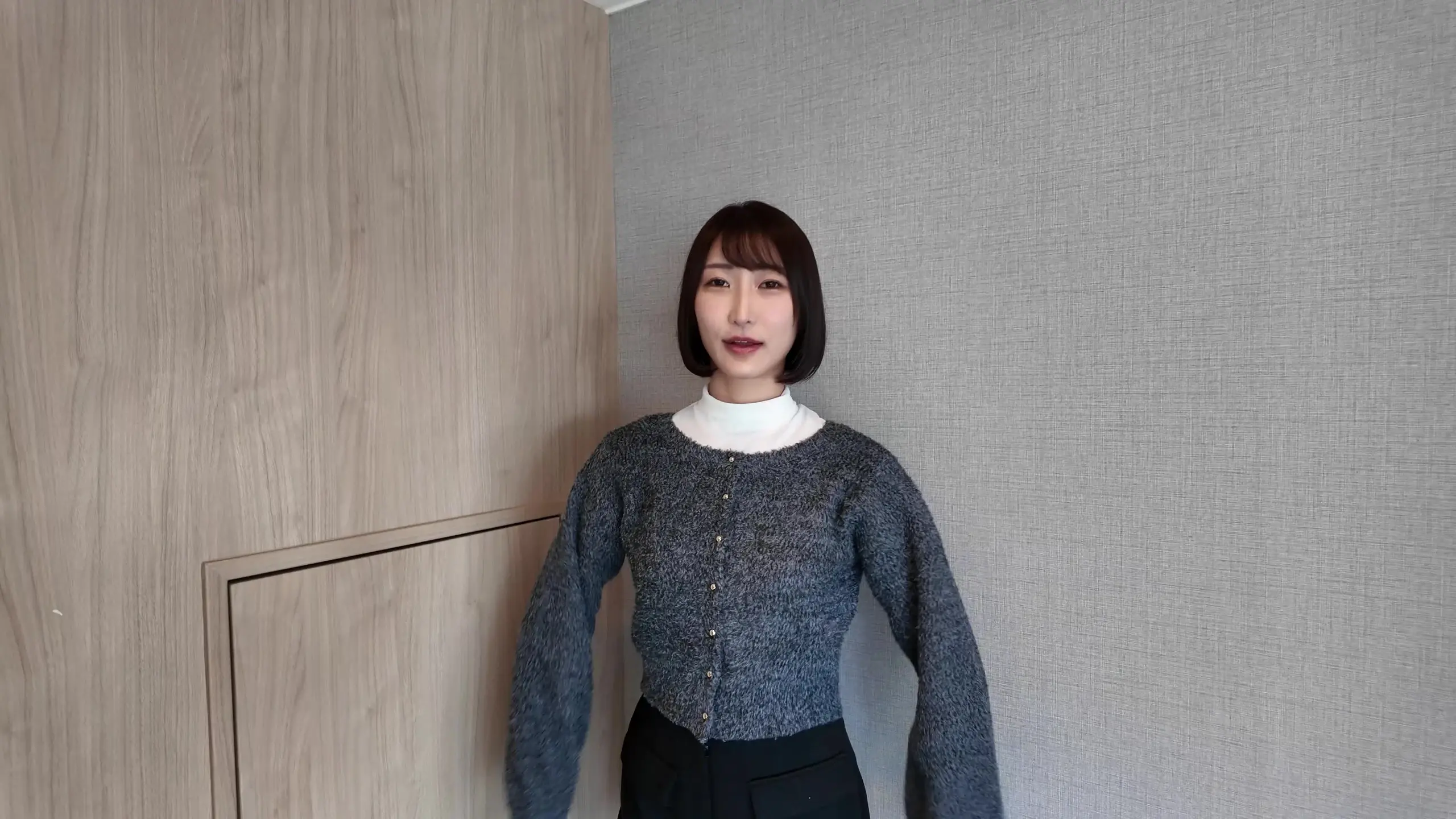 手コキ搾精女子「関連動画↓ M男/手コキ/痴女 M男/手コキ/痴女」の投稿サムネイル