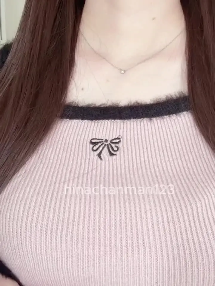 ひなた「お気に入りの服なんだぁ(*´ω`*)」の投稿サムネイル