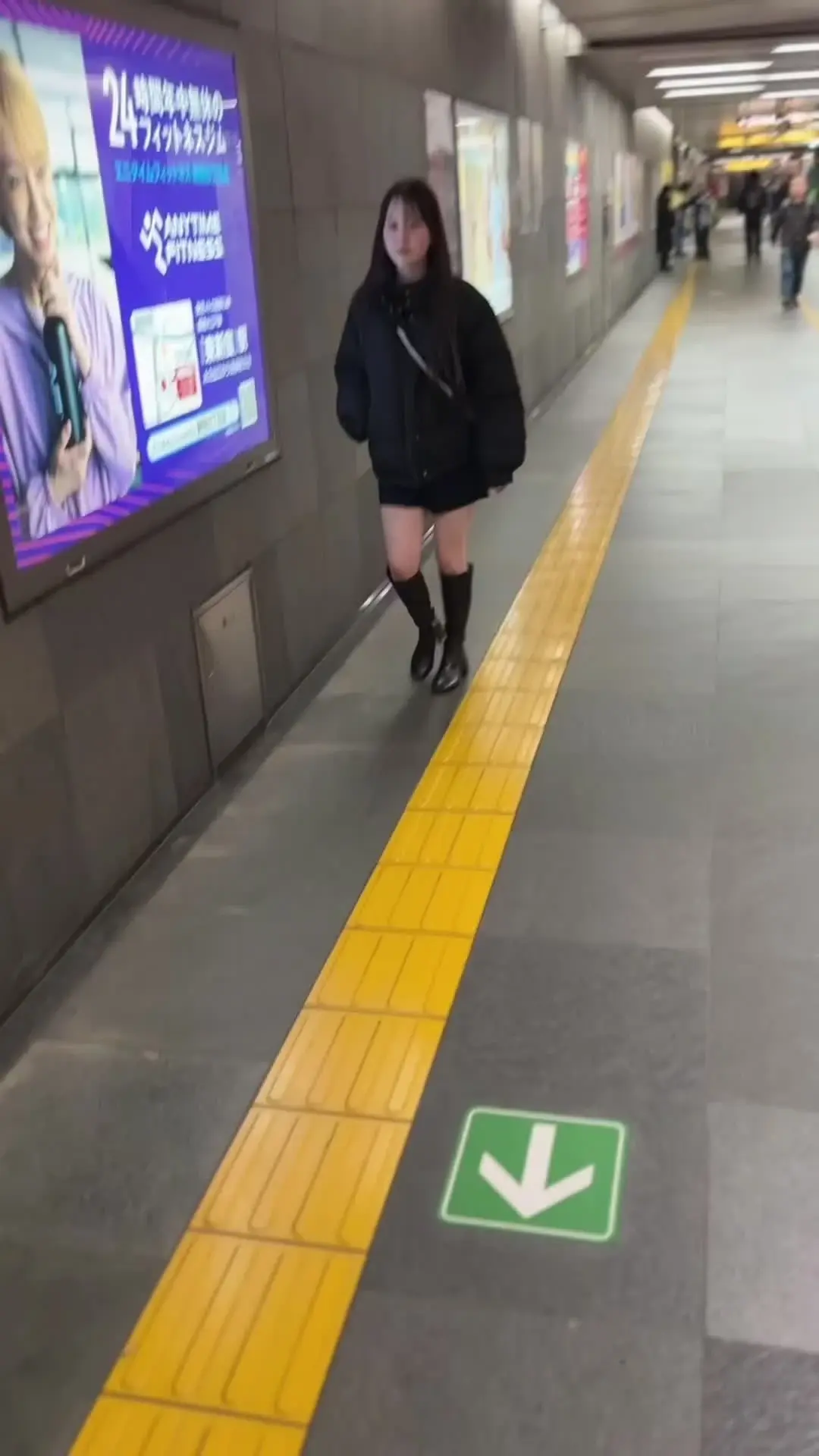 ヱロ動画【買取】ってイイですか？「〜笑顔と喘ぎ声で精子を搾り出せ〜 目の前から、 も⚫ク⚫の「赤」担当に似ている女性が歩いてきたので、」の投稿サムネイル