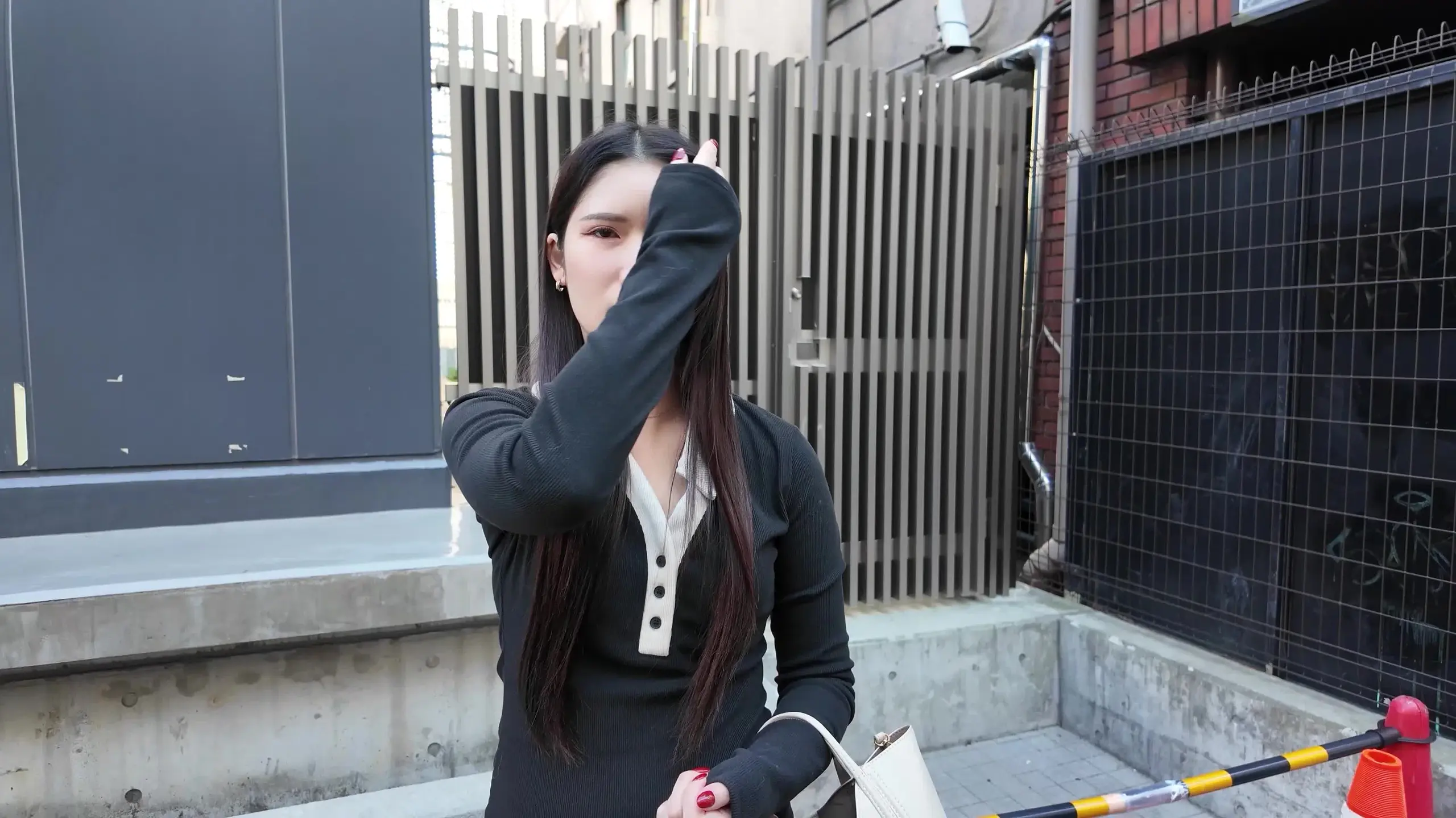 手コキ搾精女子「【本編顔出し】池袋のSMクラブ女王様　休日」の投稿サムネイル