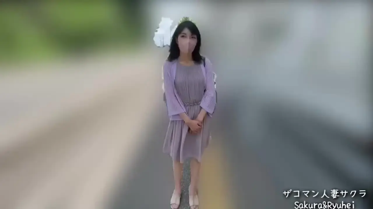 🌸田舎主婦の日常🌸人妻サクラ🌸妊活/中出し/巨根/カーセックス「【目元出し版】音楽会行事のあとに、時間があったので妻とホテルへ行きました。音楽会ということで笛を用意。妻に咥えさせ、イキそうになったら笛を吹けと指示。笛が鳴った」の投稿サムネイル