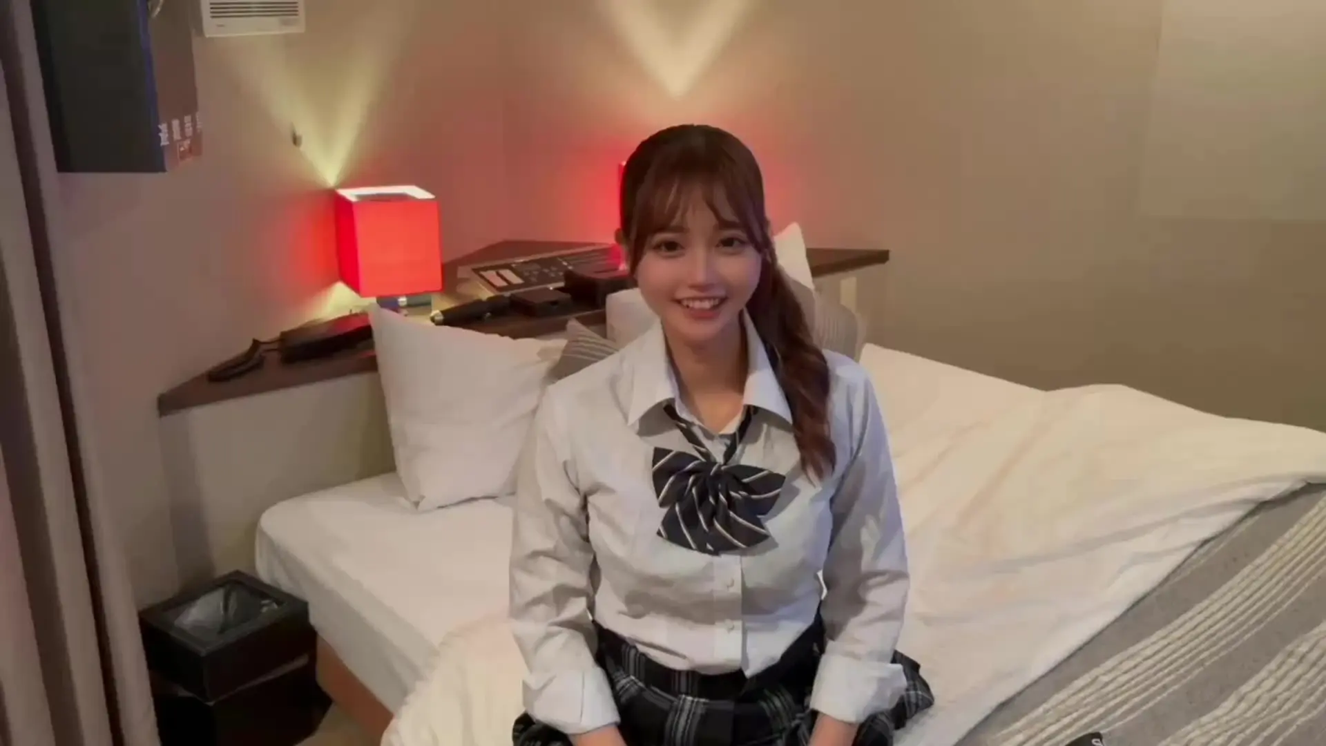 圧倒的ゆずき!「制服の動画を撮影してほしいとたくさんリクエストをもらい 恥ずかしながら制服を着ました。。。 これ編集してる時も今もなんかものすごいムラムラするというか、」の投稿サムネイル