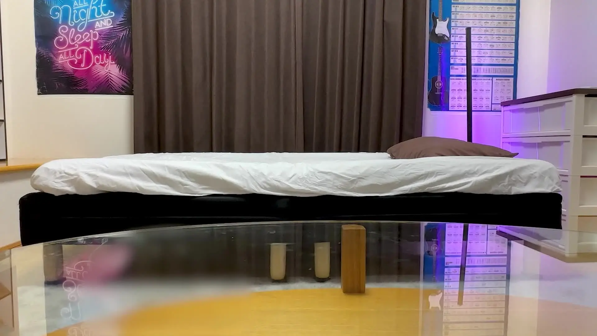 【浪人生の日常】※毎日更新※「【親友の事が好きな幼馴染の恋の相談を受けてる時にやりたくなって禁断のH】」の投稿サムネイル