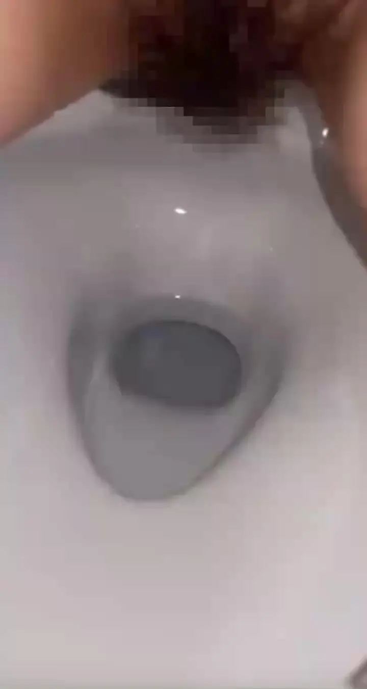 ぽぽぽ🌼(🥰女子大生の下着姿🥰)「今日のぽぽぽのおしっこ動画🥰」の投稿サムネイル