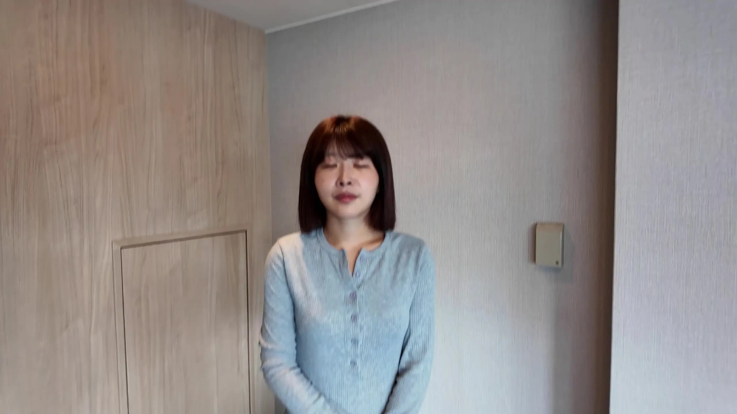 手コキ搾精女子「【本編顔出し】ほのかさん 26歳 保育士」の投稿サムネイル