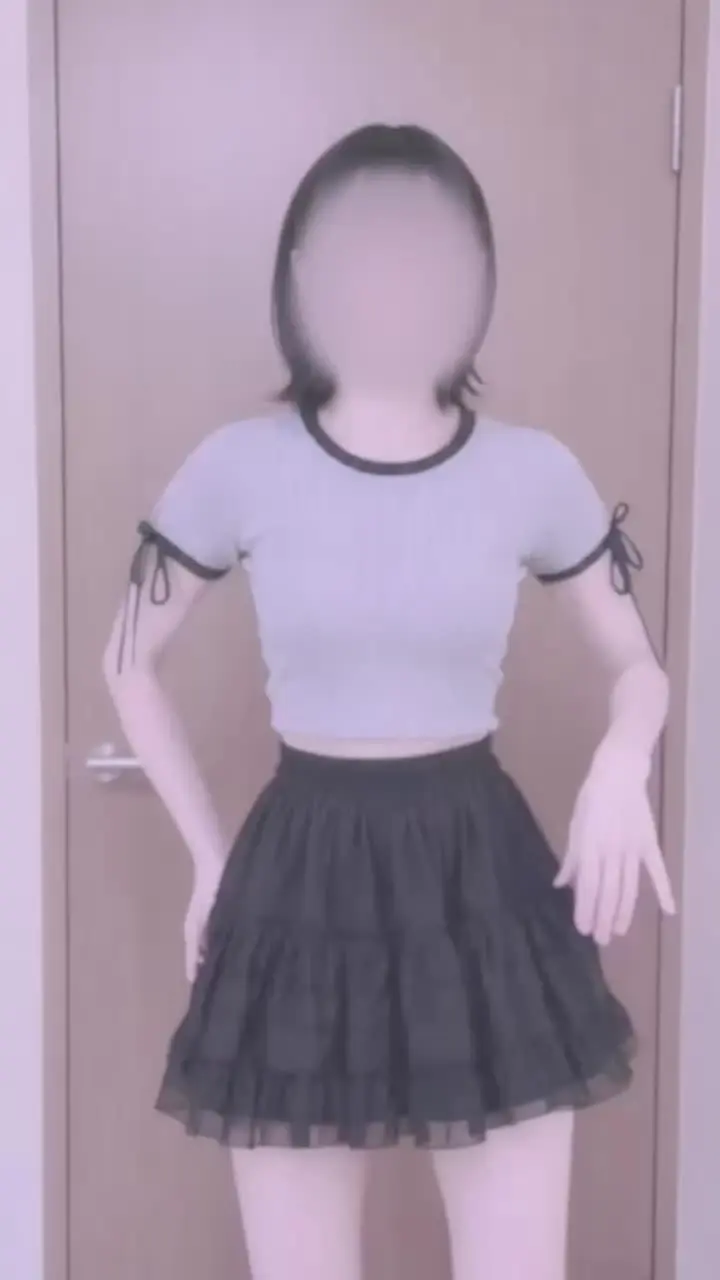 白乃あいり👀「実は違う振り付けも練習してた！ こっちもすき…？ こっちもすき…？」の投稿サムネイル