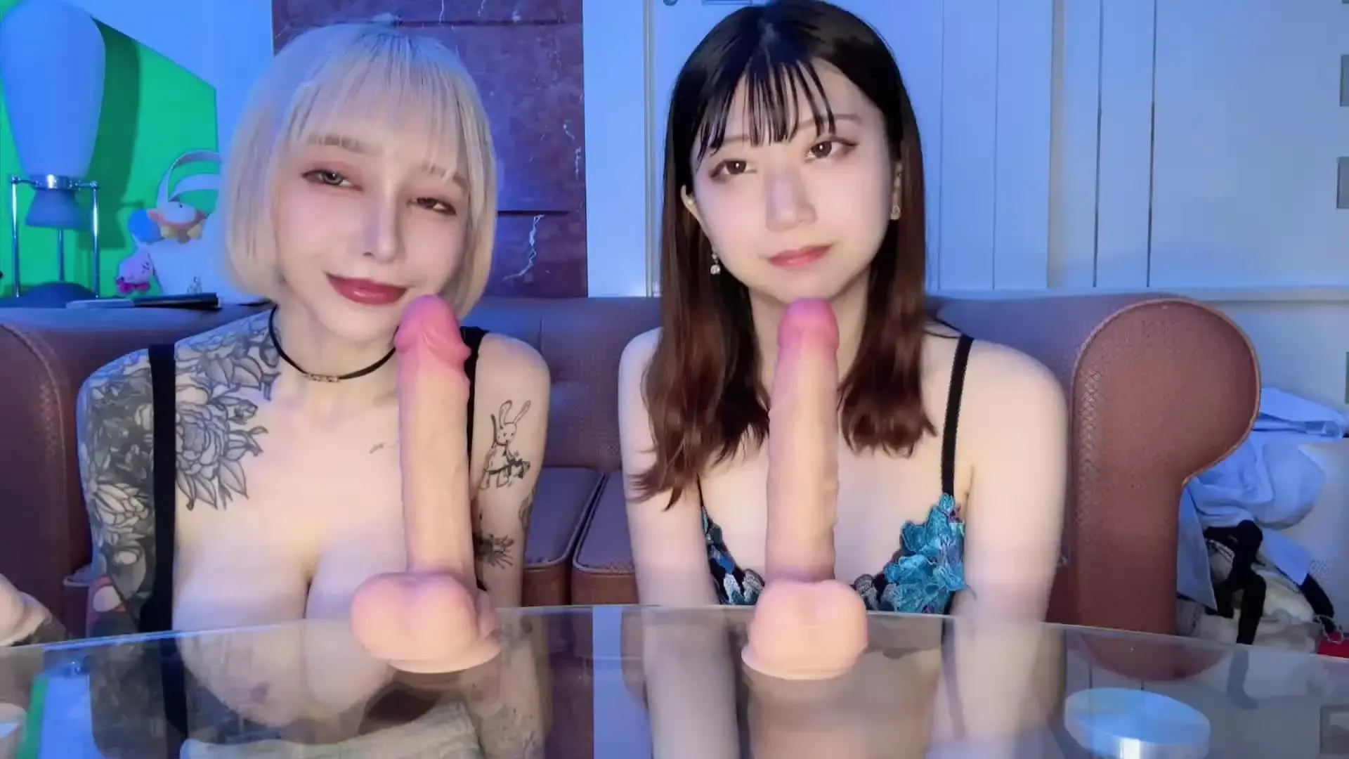 るかぴ ハイパービッグメロン🍈「✨高身長モデル系美女あやちゃんコラボ！✨ 身長170cmのあやちゃん スタイル抜群でまるで本当のモデルさんみたい！」の投稿サムネイル
